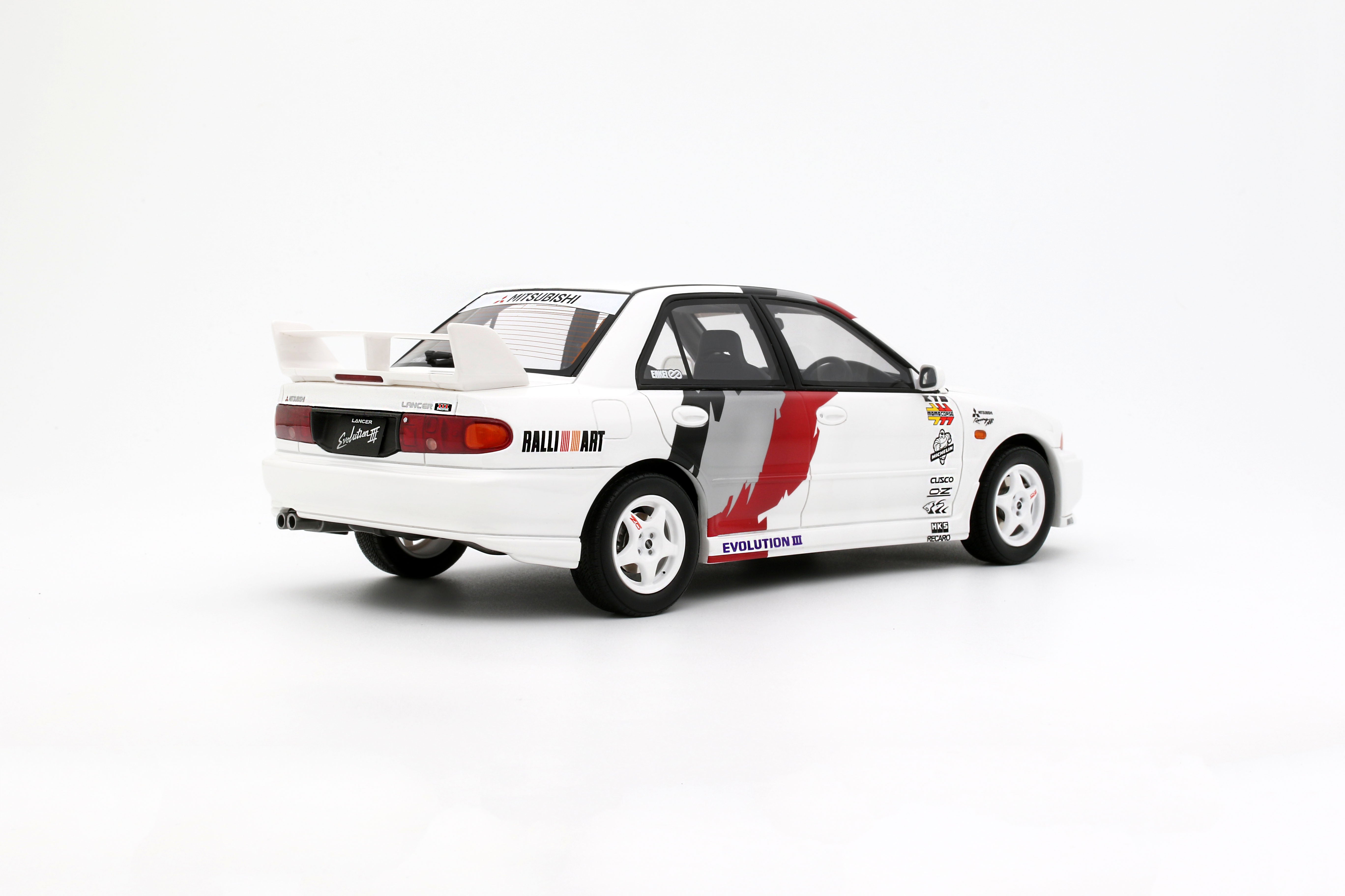 OTTO 1:18 Scale Resin - Reseller Exclusive – 1995 MITSUBISHI LANCER EVO III, SCOTIA WHITE W83 - OT1344