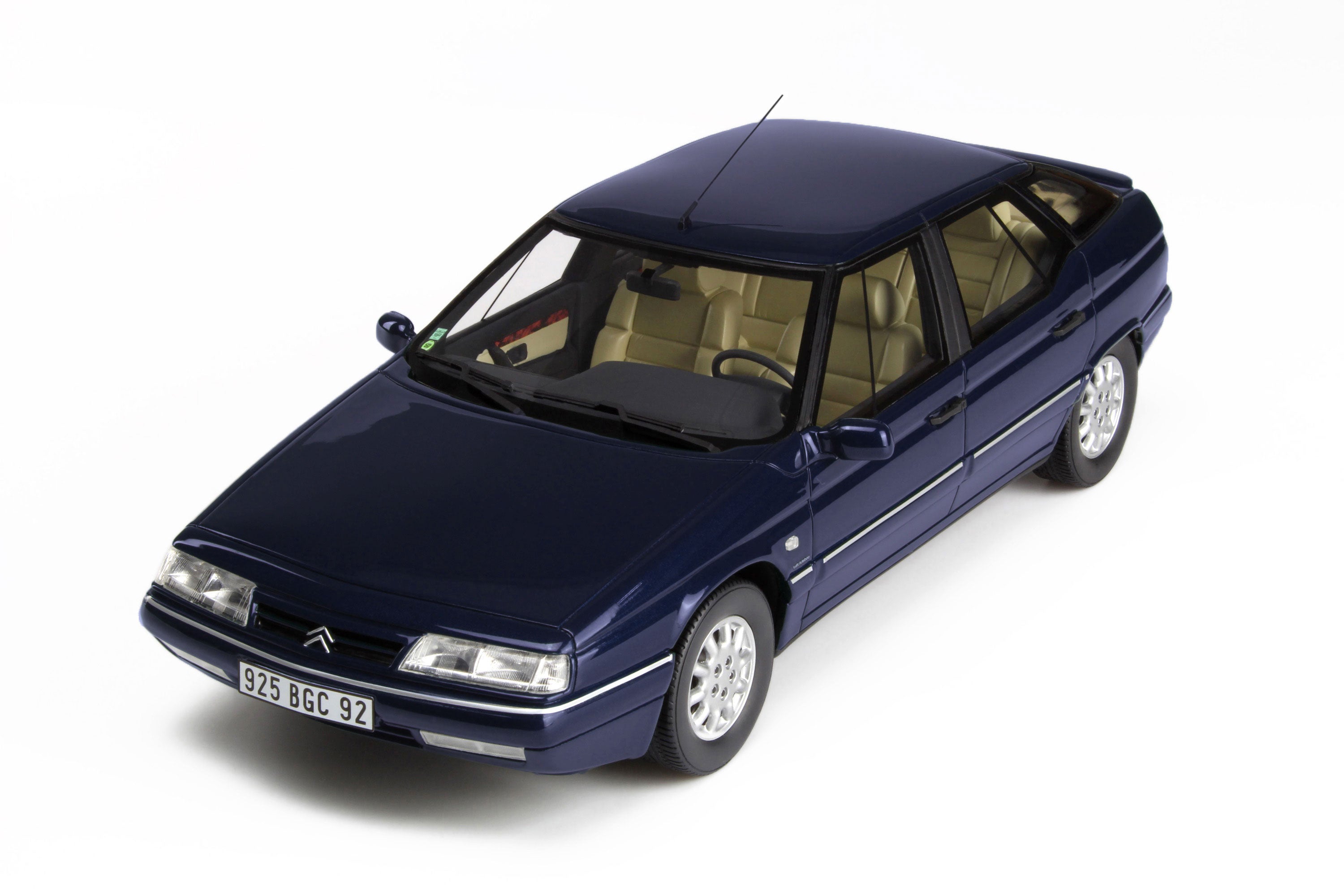 OTTO 1:18 Scale Resin - 1998 CITROËN XM V6, BLEU SAPHIR - OT1386