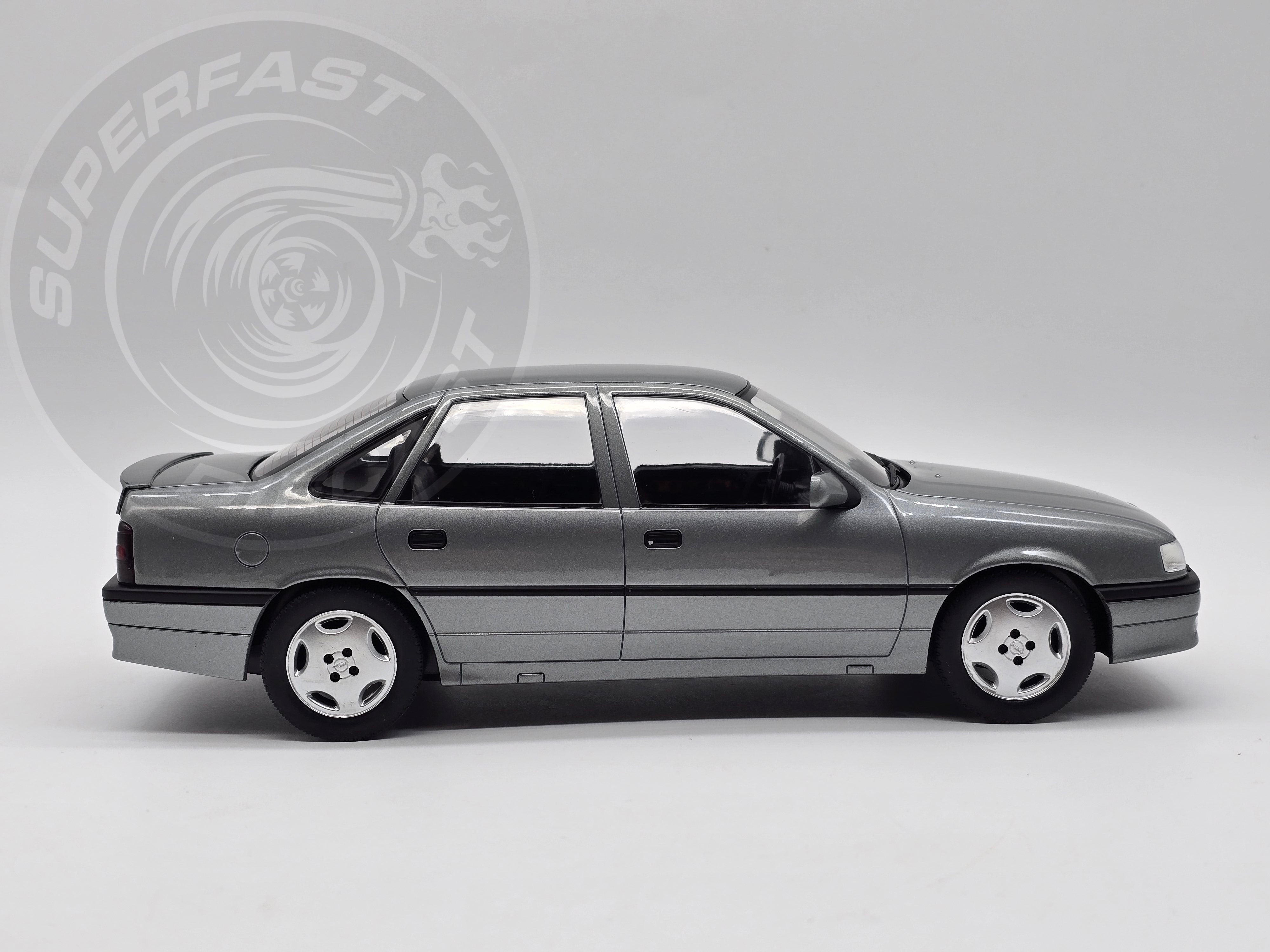 MCG 1:18 Scale Diecast - Opel Vectra A 2000, LHD, Grey - MCG18462