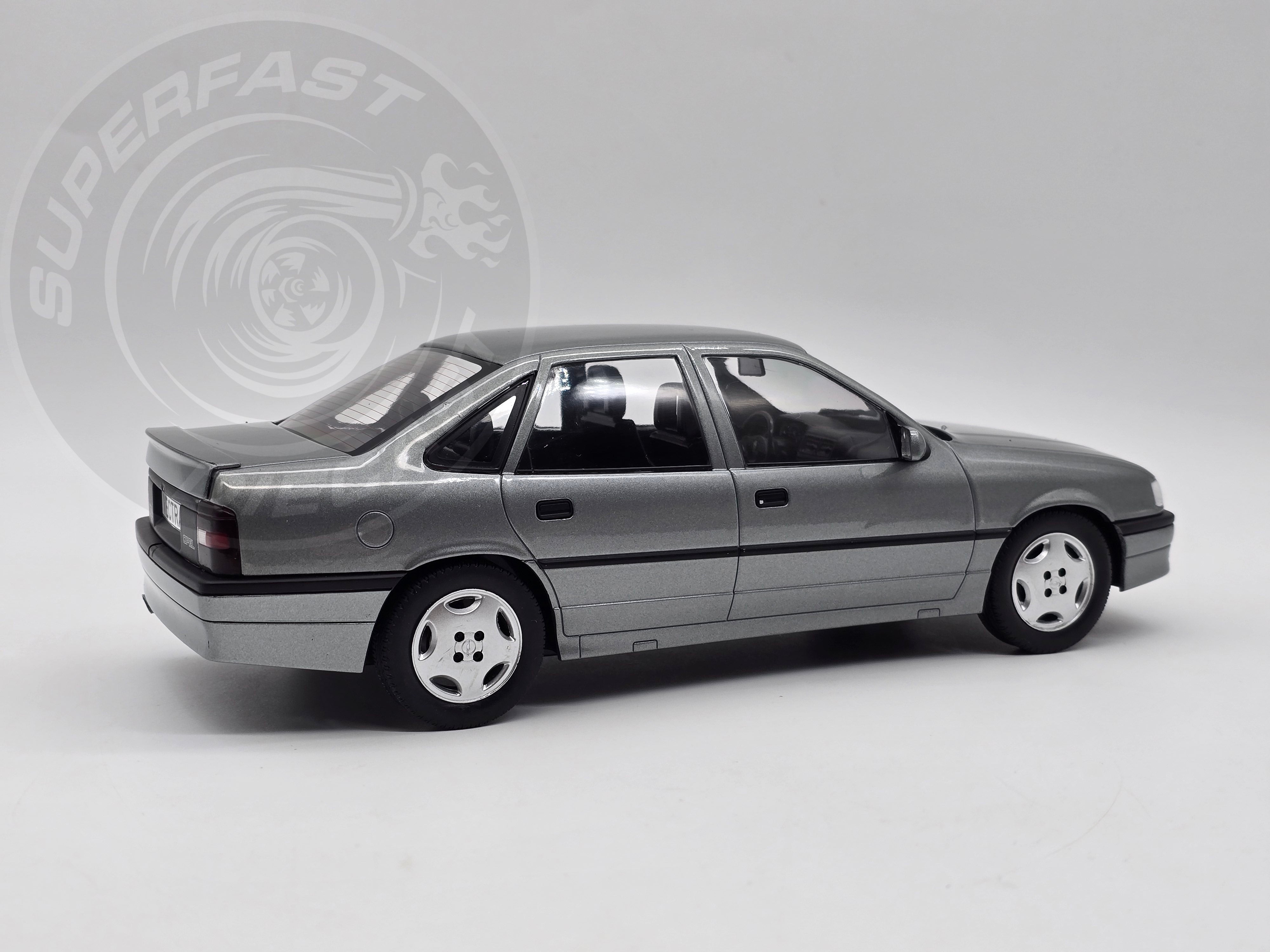 MCG 1:18 Scale Diecast - Opel Vectra A 2000, LHD, Grey - MCG18462