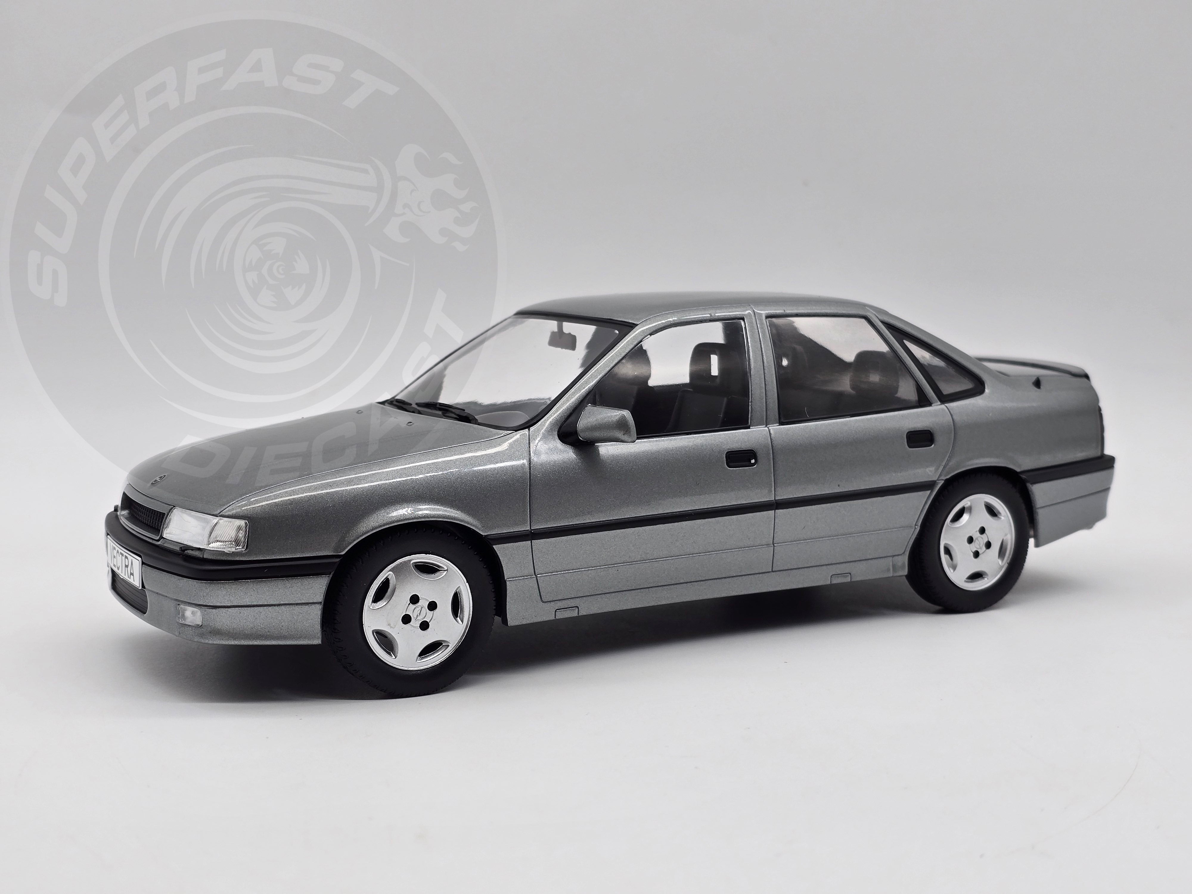 MCG 1:18 Scale Diecast - Opel Vectra A 2000, LHD, Grey - MCG18462