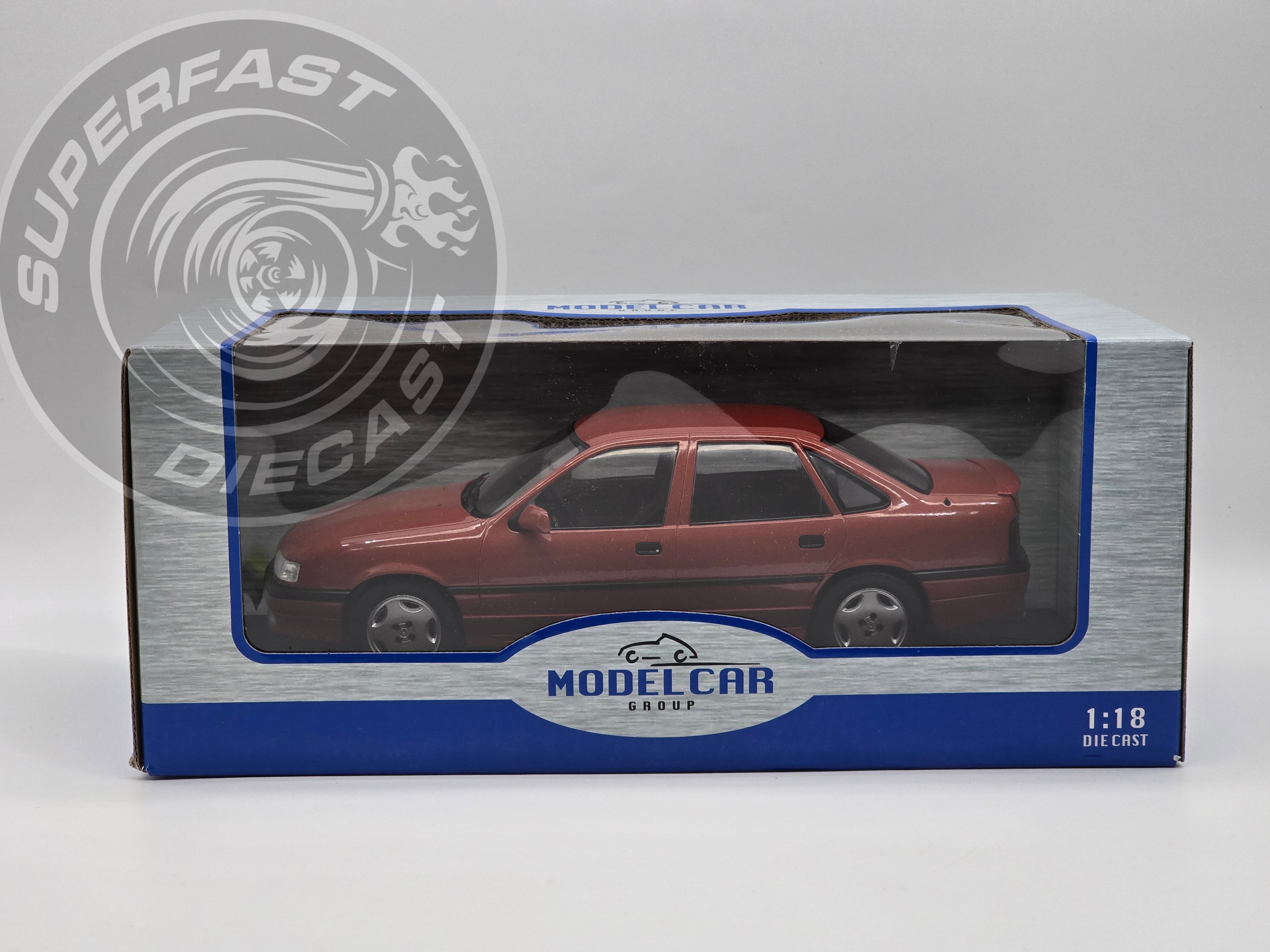 MCG 1:18 Scale Diecast - Opel Vectra A 2000, LHD, Red - MCG18461