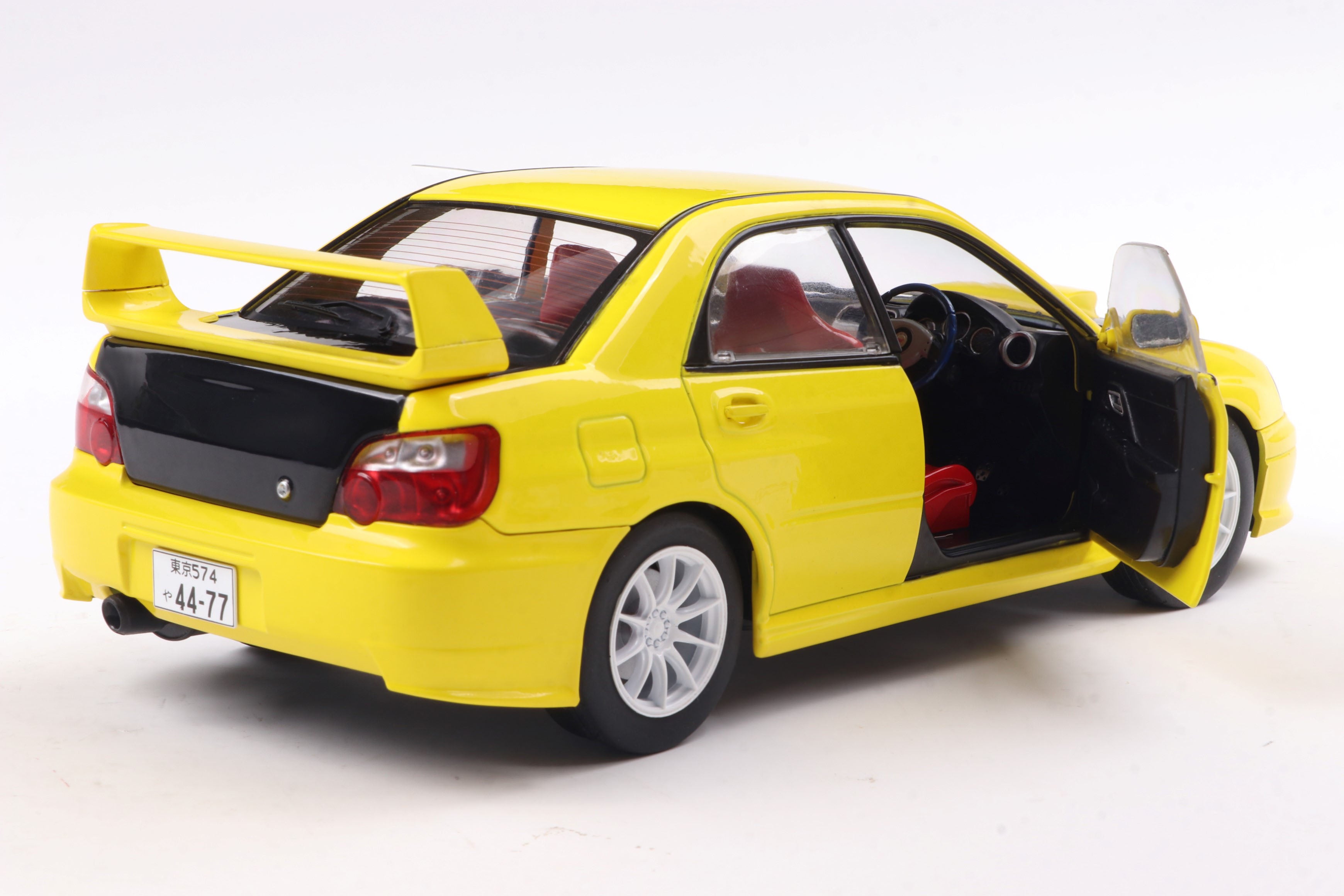 Solido 1:18 Diecast - 2003 Subaru Impreza WRX STI, Streetfighters Yellow - S1812302