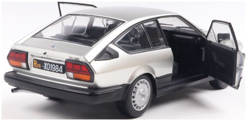 Solido 1:18 Diecast - 1984 Alfa Romeo GTV6, Silver - S1802307