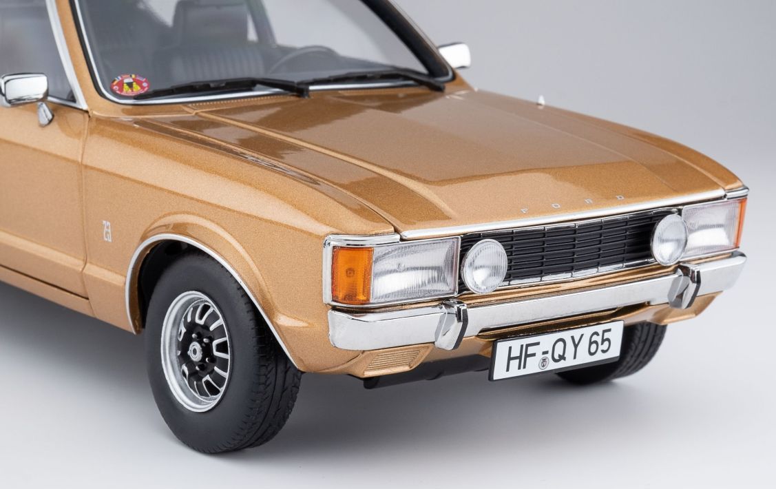 Touring Modelcars 1:18 Scale Diecast - 1975 Ford Granada Coupe Series 2, Gold - 1808001