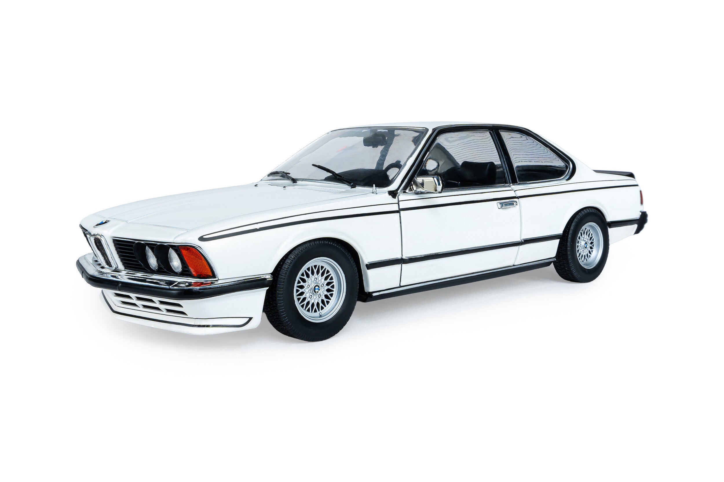 SOLIDO 1:18 Scale Diecast - 1984 BMW 635 CSi, White - S1810304