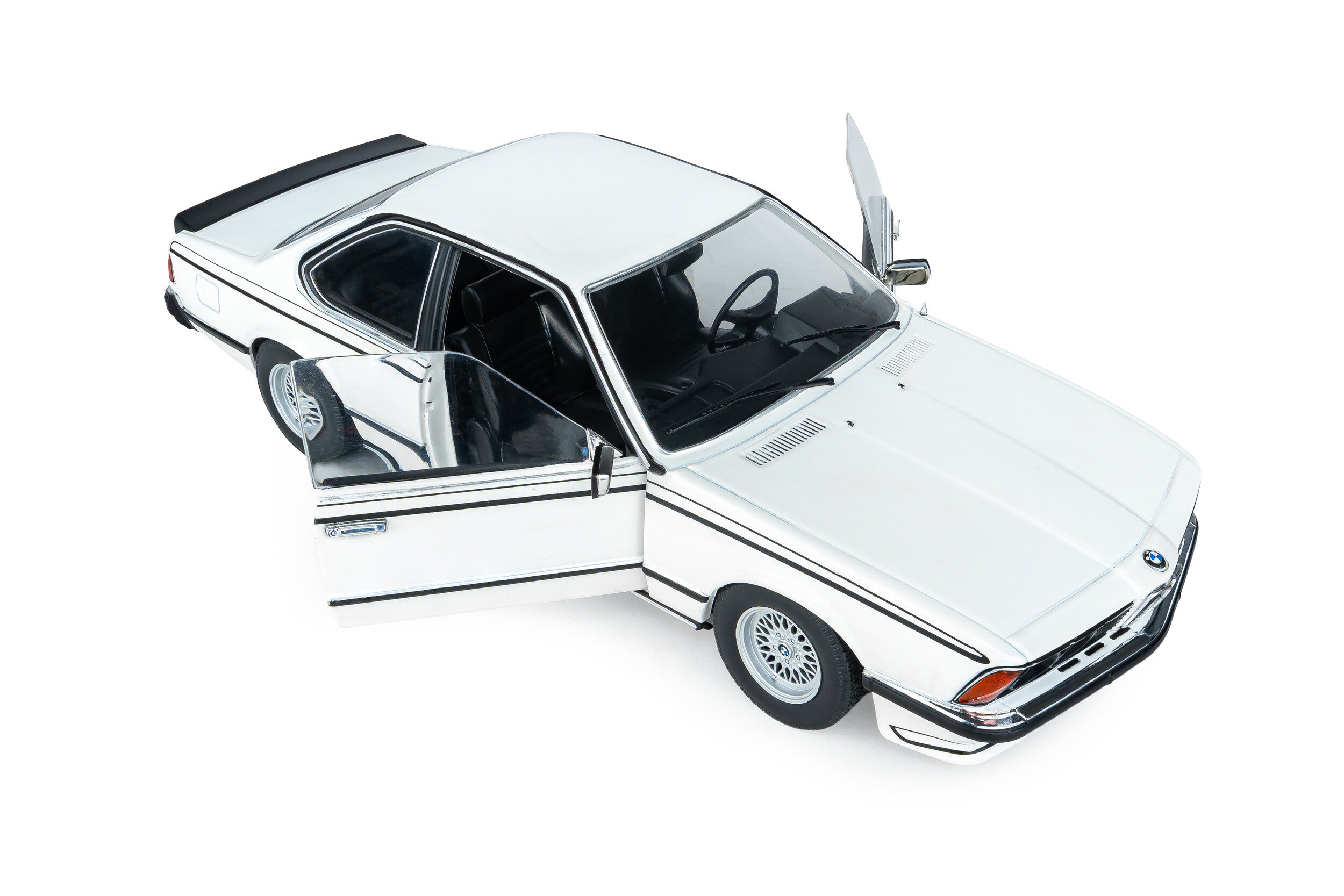 SOLIDO 1:18 Scale Diecast - 1984 BMW 635 CSi, White - S1810304