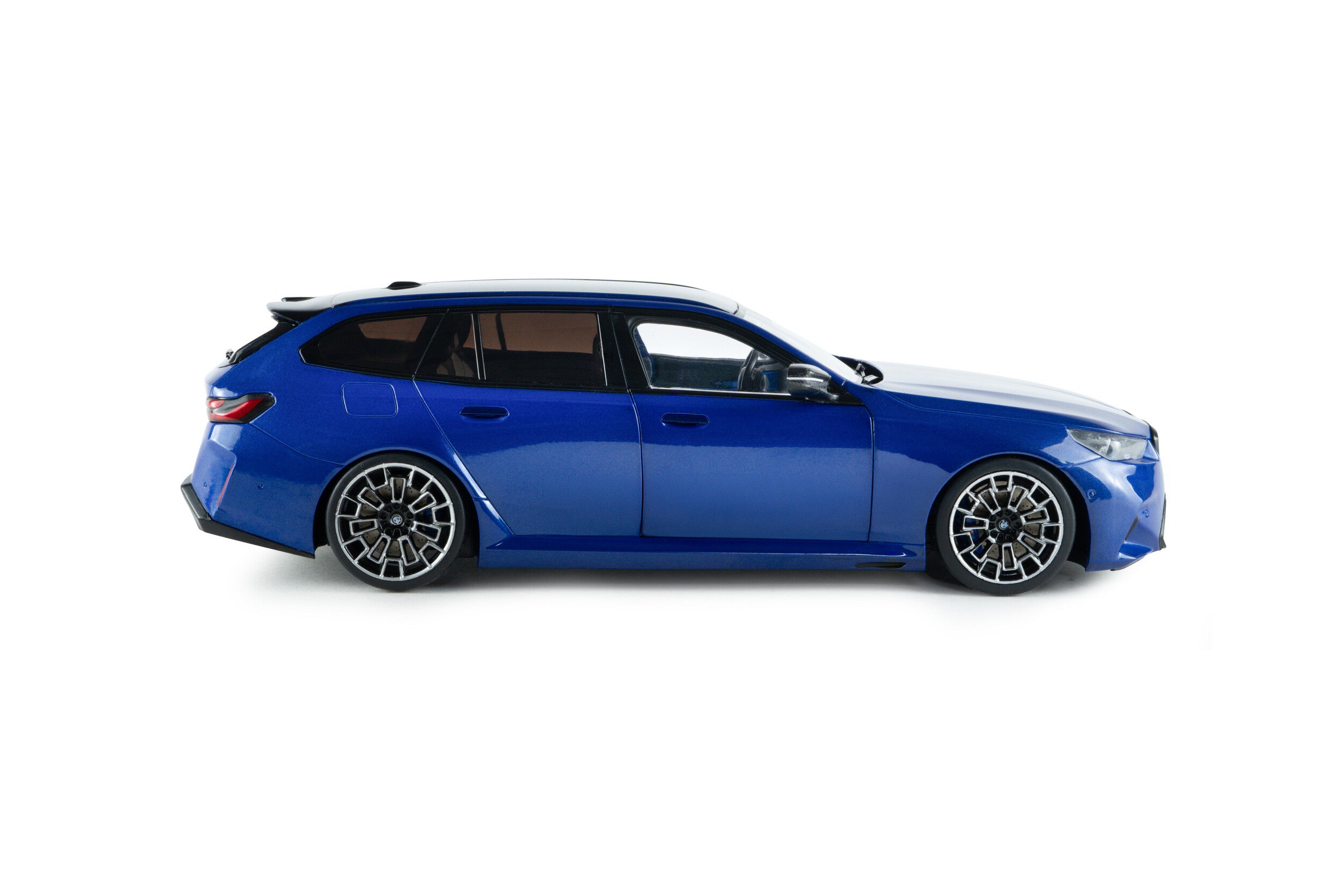 SOLIDO 1:18 Scale - 2025 BMW M5 Touring, Marina Bay Blue Metallic - S1814801
