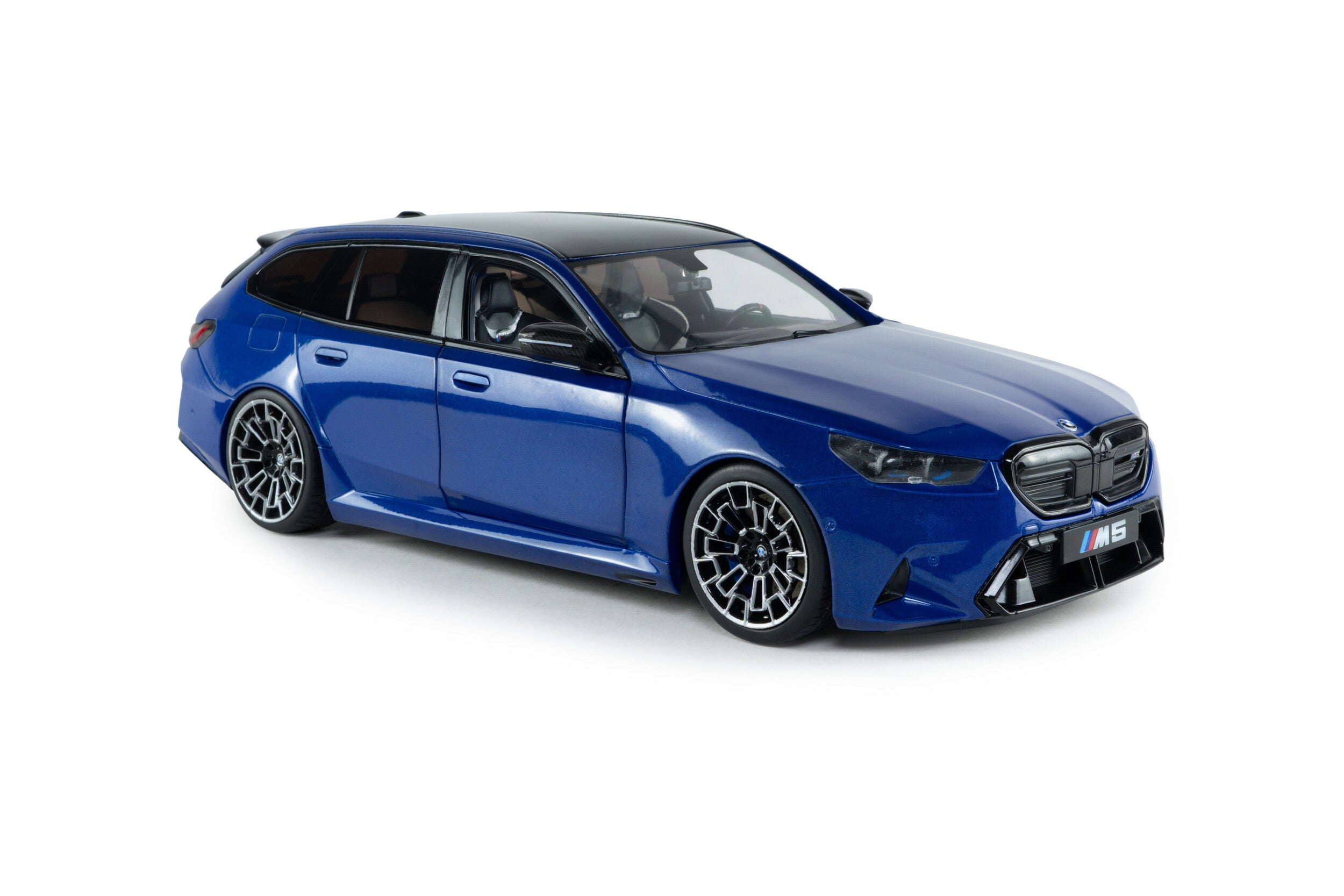 SOLIDO 1:18 Scale - 2025 BMW M5 Touring, Marina Bay Blue Metallic - S1814801