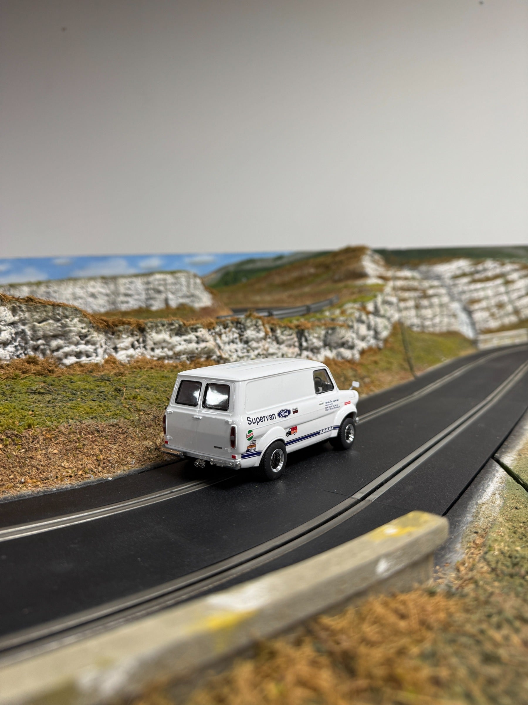 Scalextric 1:32 Scale - Ford Transit MK 1 - SUPERVAN - C4650
