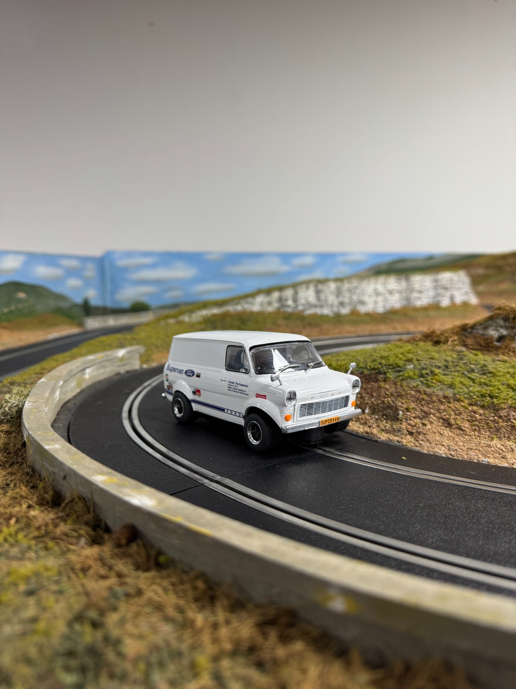 Scalextric 1:32 Scale - Ford Transit MK 1 - SUPERVAN - C4650