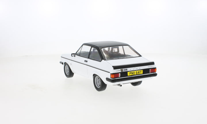 MCG 1:18 Scale Diecast Model Car -  Ford Escort Mk2 RS2000 in White