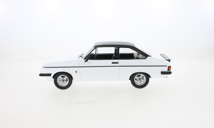 MCG 1:18 Scale Diecast Model Car -  Ford Escort Mk2 RS2000 in White