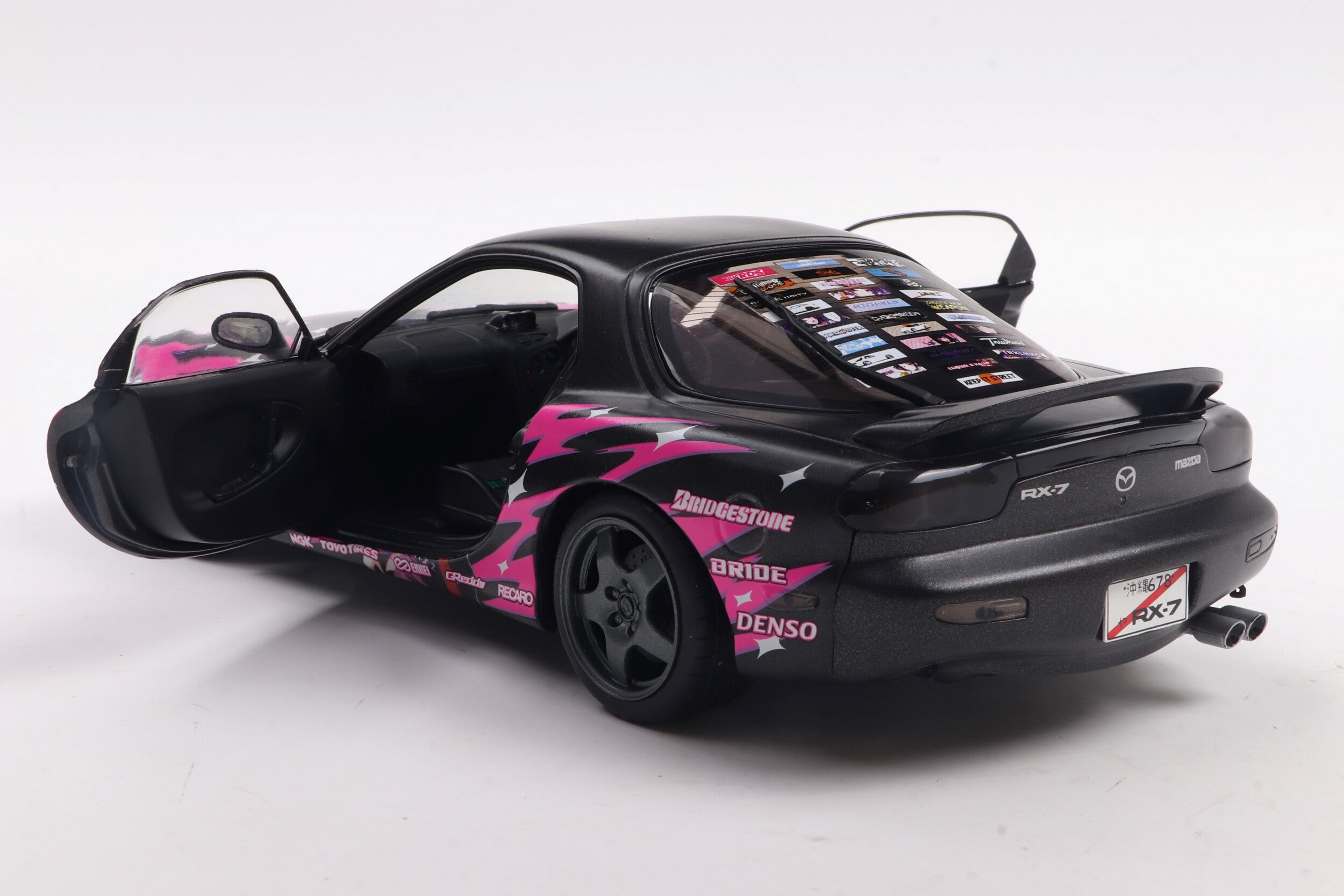 Solido 1:18 Diecast - Mazda RX7 FD3RS Solido Works Itasha, Black/Pink - S1810605