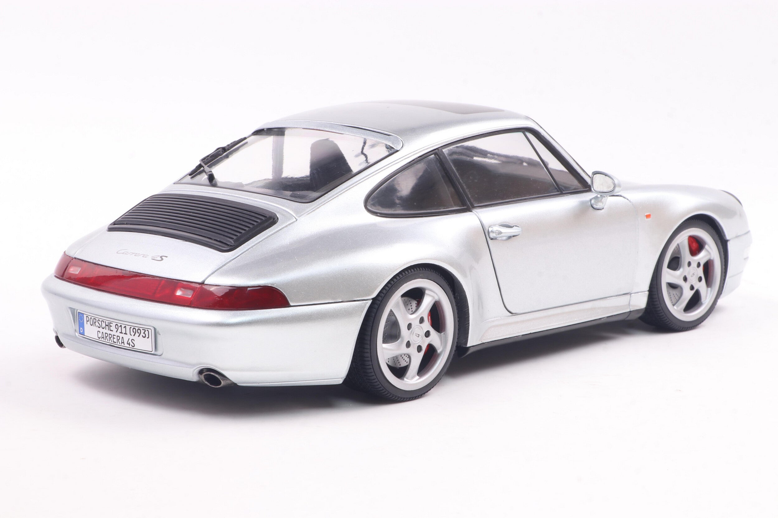 Solido 1:18 Diecast - 1996 Porsche 911 (993) 4S, Polar Silver - S1810103