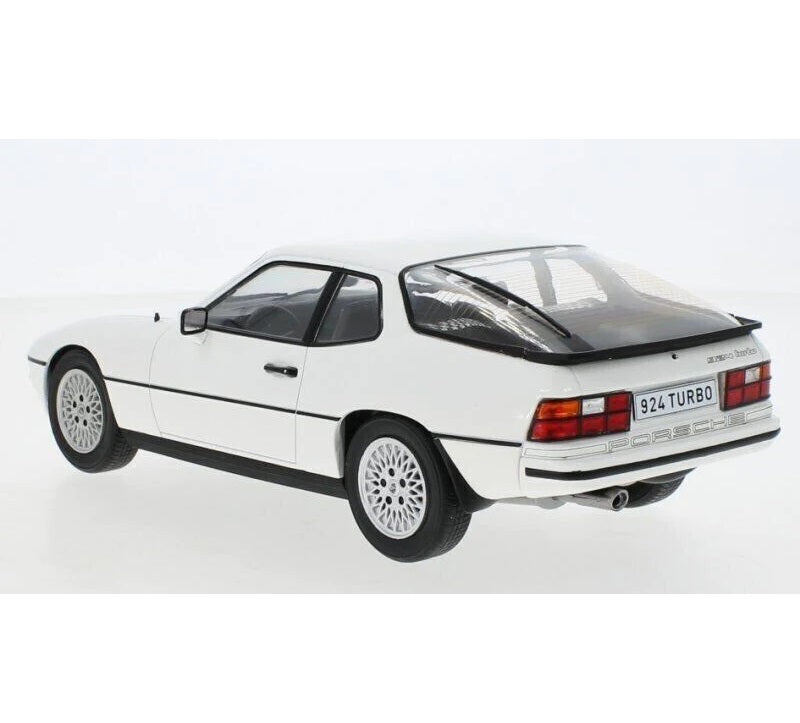 MCG 1:18 Scale Diecast Model Car - Porsche 924 Turbo 1979 in White