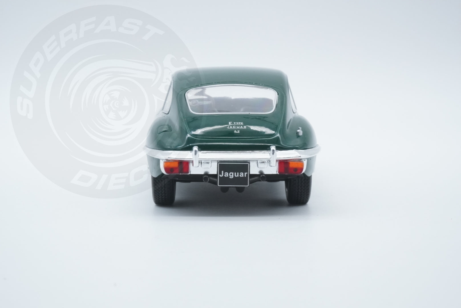 Whitebox 1:24 Scale Diecast Model Car - Jaguar E-Type, Green