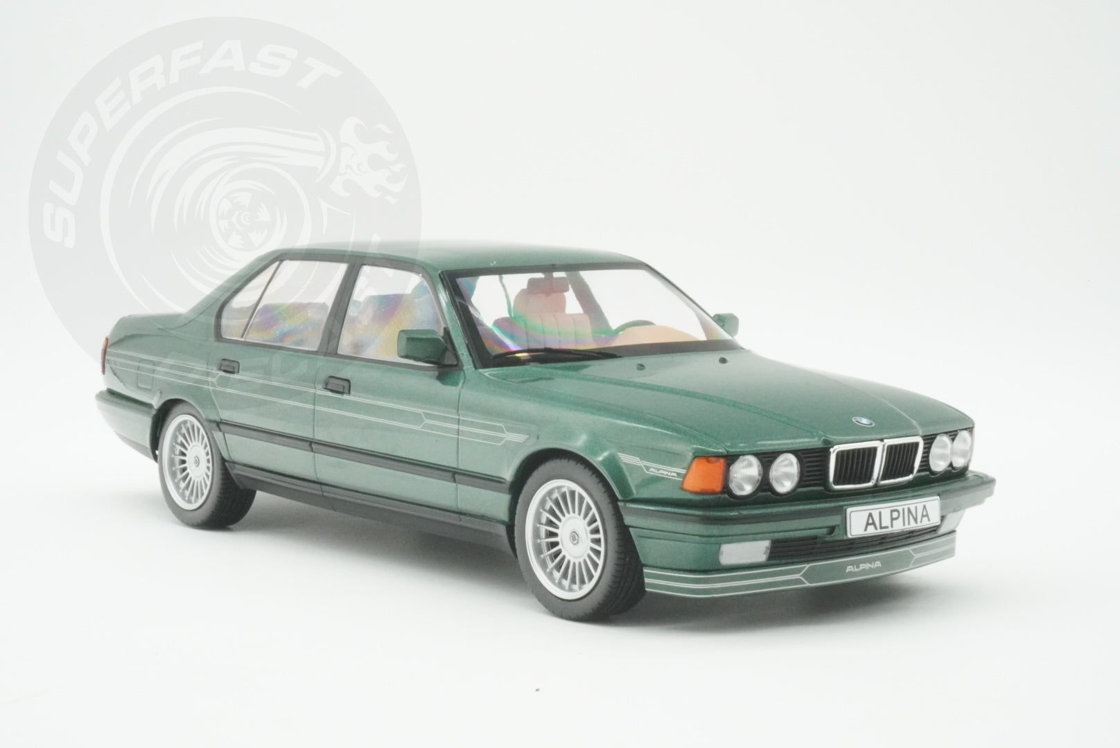 MCG 1:18 Scale Diecast Model Car - 1992 BMW Alpina B11 3,5, Green - MCG18233