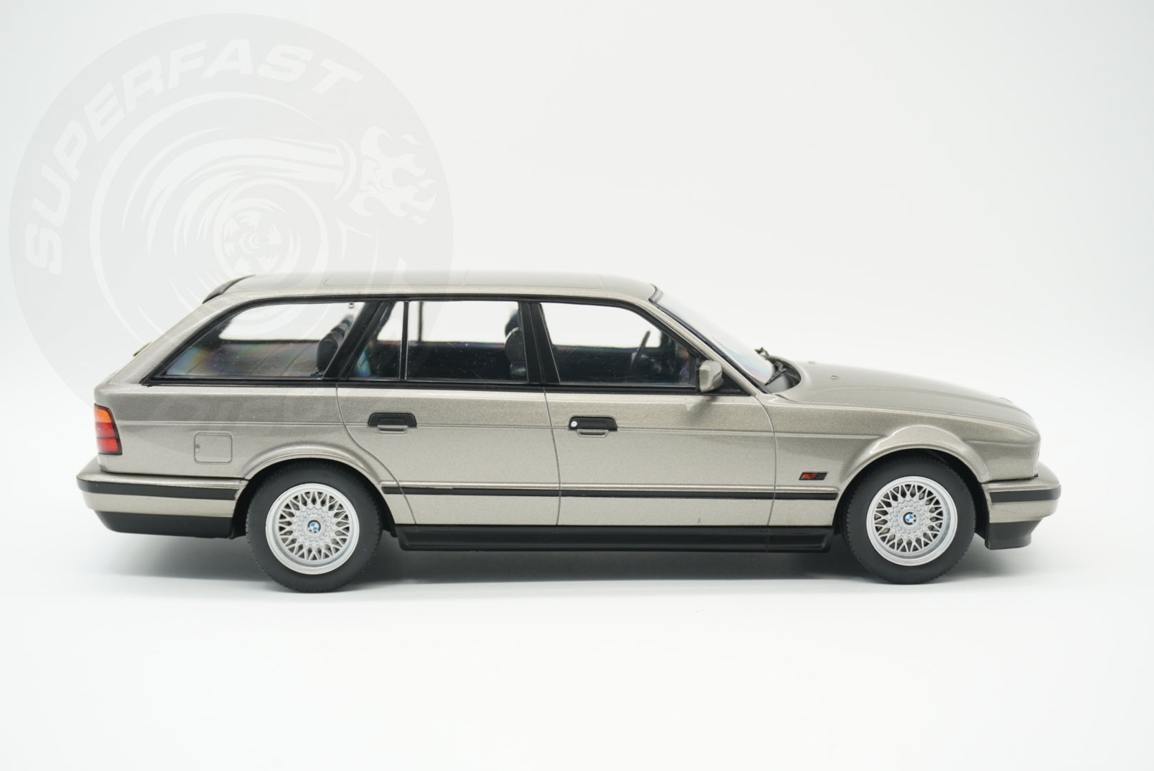 MCG 1:18 Scale Diecast Model Car - 1991 BMW 5 Series (E34) 530i Touring, Grey - MCG18330