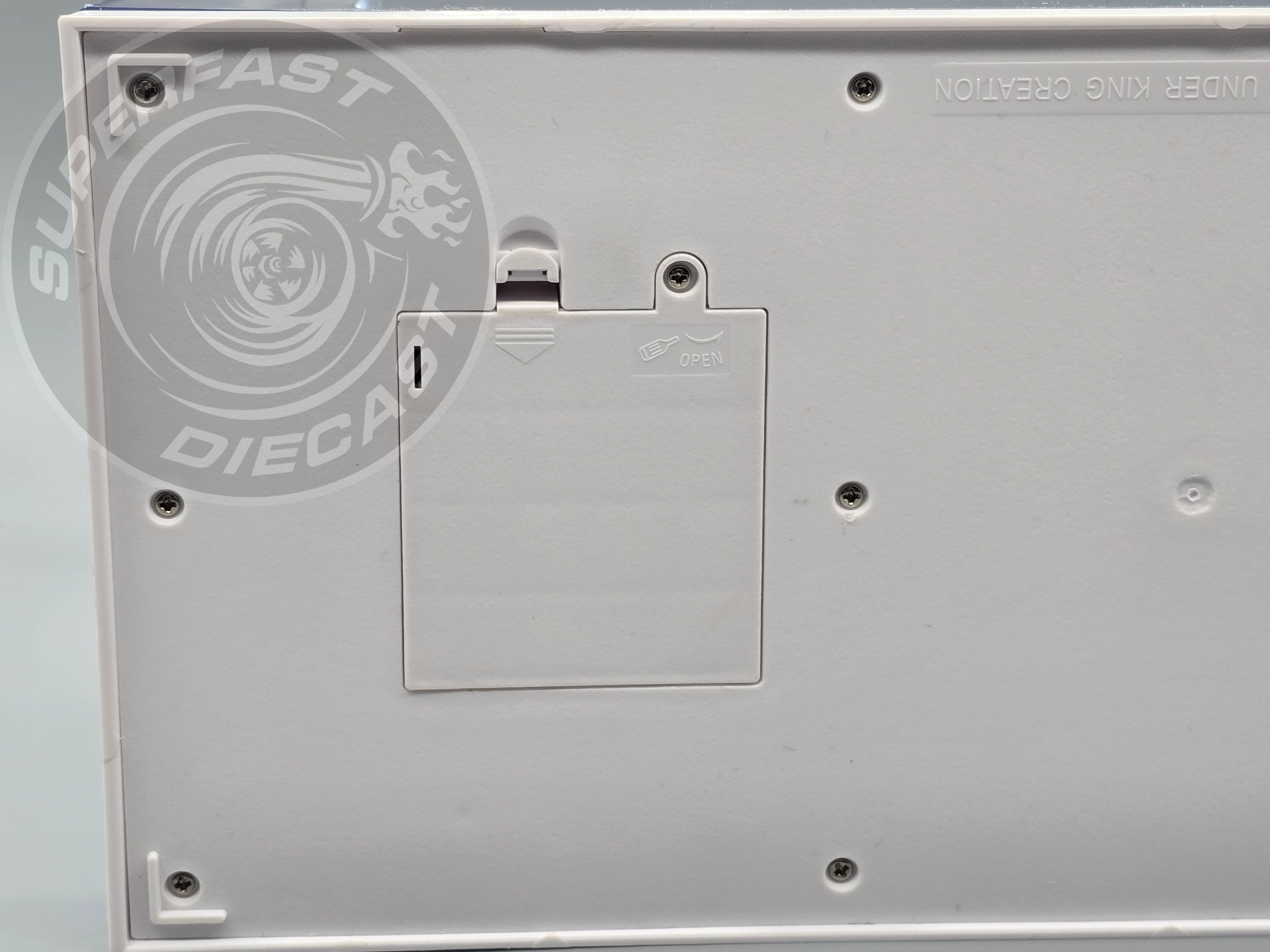 Triple 9 - 1:18 LED DISPLAY CASE, 4 ADJUSTABLE LIGHTS 35 X 15 X 16CM WITH WHITE BASE - T9-189921