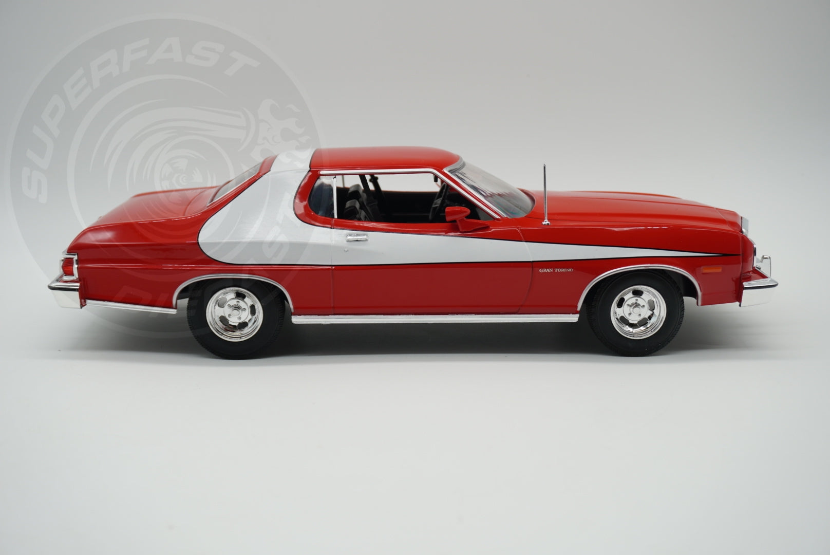 MCG 1:18 Diecast - 1975 Ford Gran Torino, Starsky and Hutch, Red/White - MCG181005