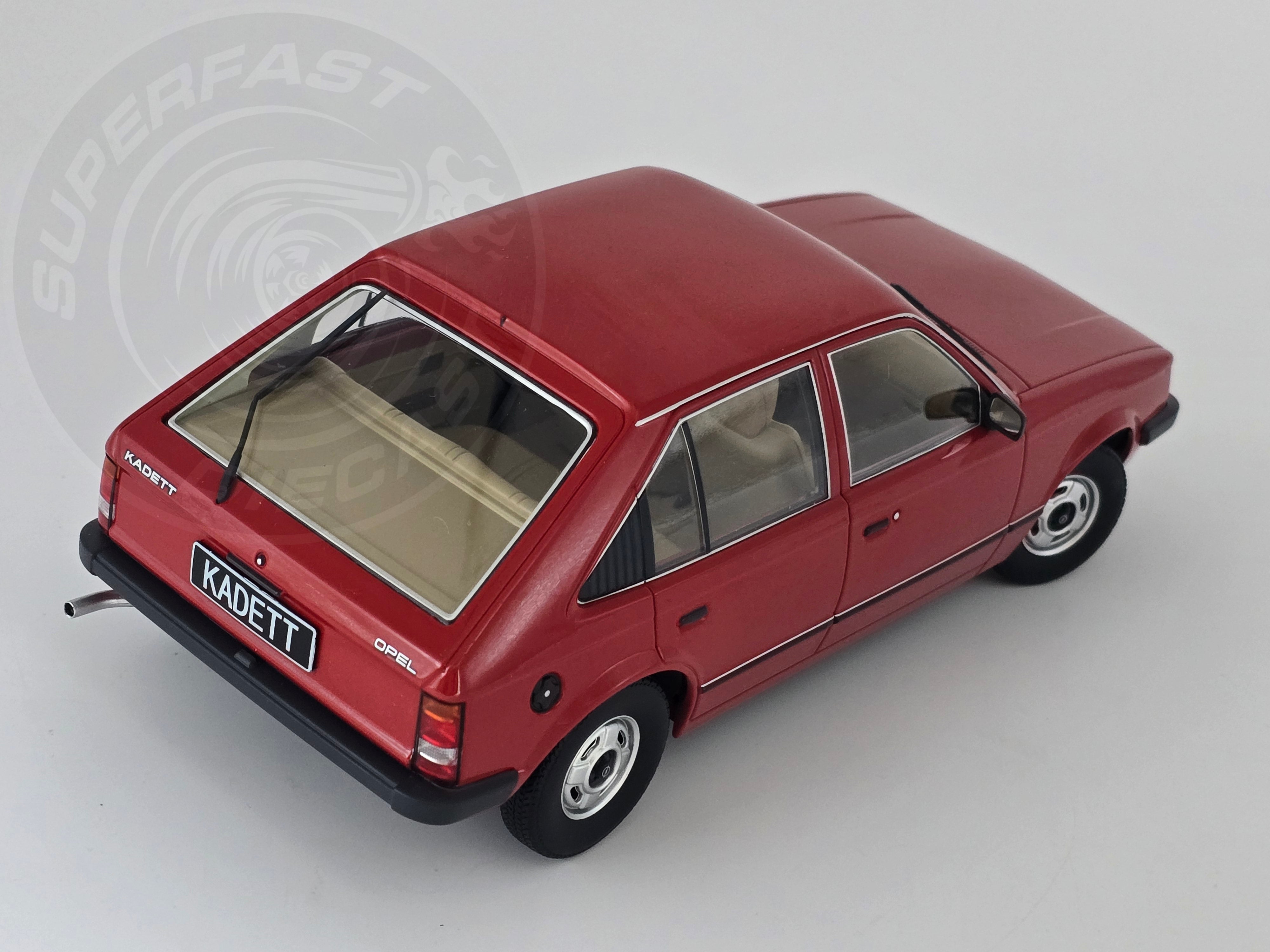 Triple 9 - 1:18 Scale Diecast - 1984 Opel Kadett D 5 Door, Red - T9-1800421