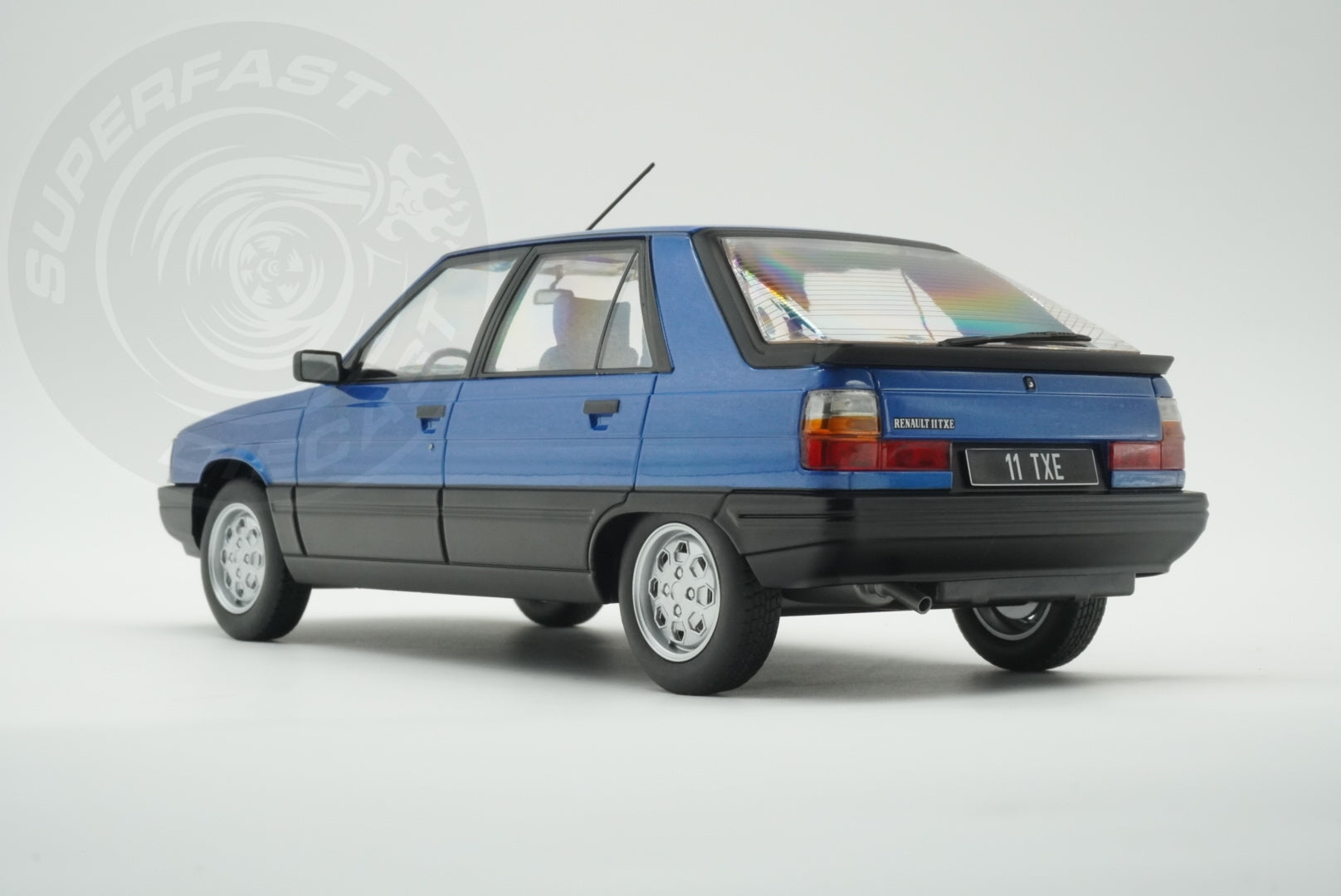 MCG 1:18 Diecast - 1985 Renault 11 GTL, Blue - MCG18591