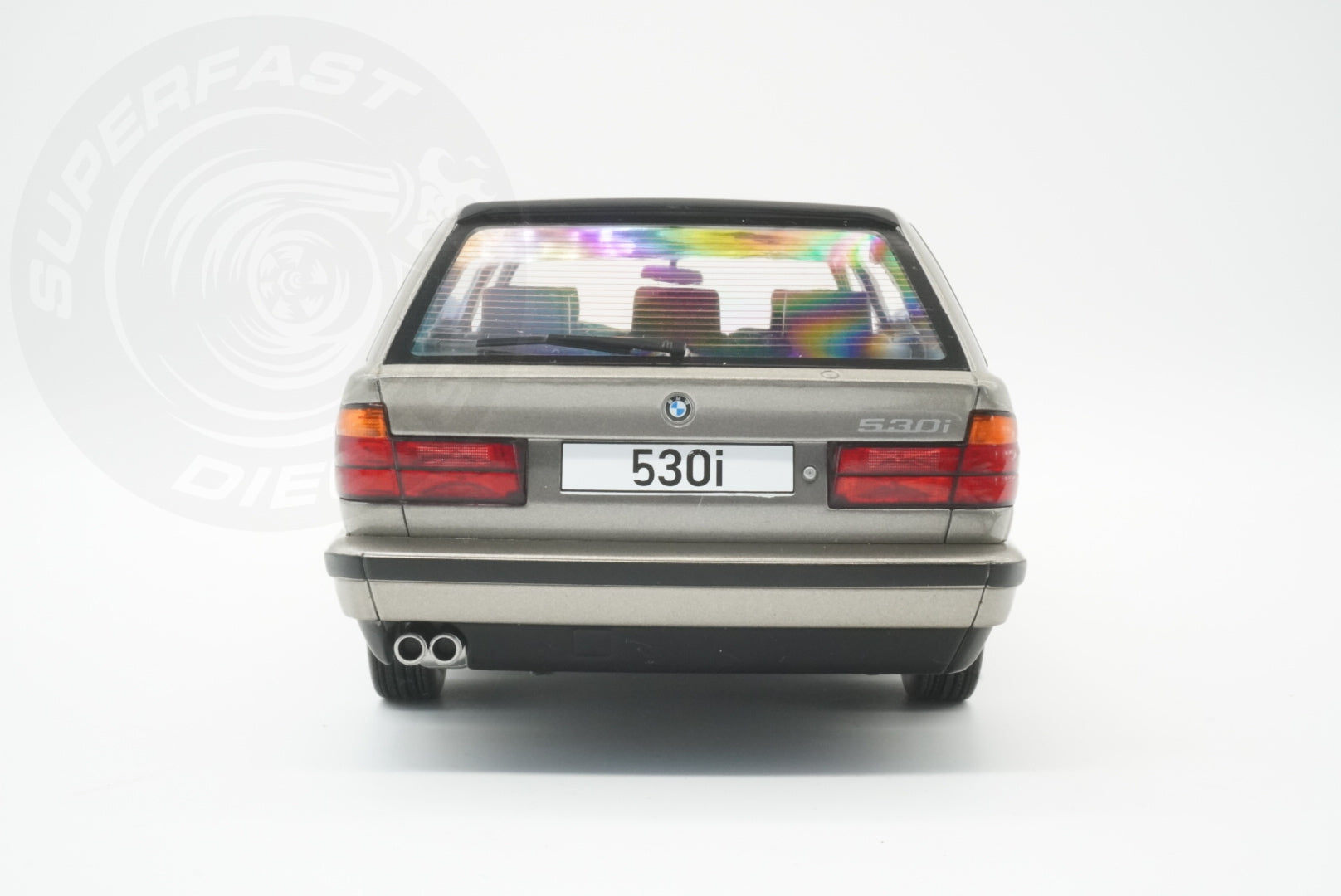 MCG 1:18 Scale Diecast Model Car - 1991 BMW 5 Series (E34) 530i Touring, Grey - MCG18330