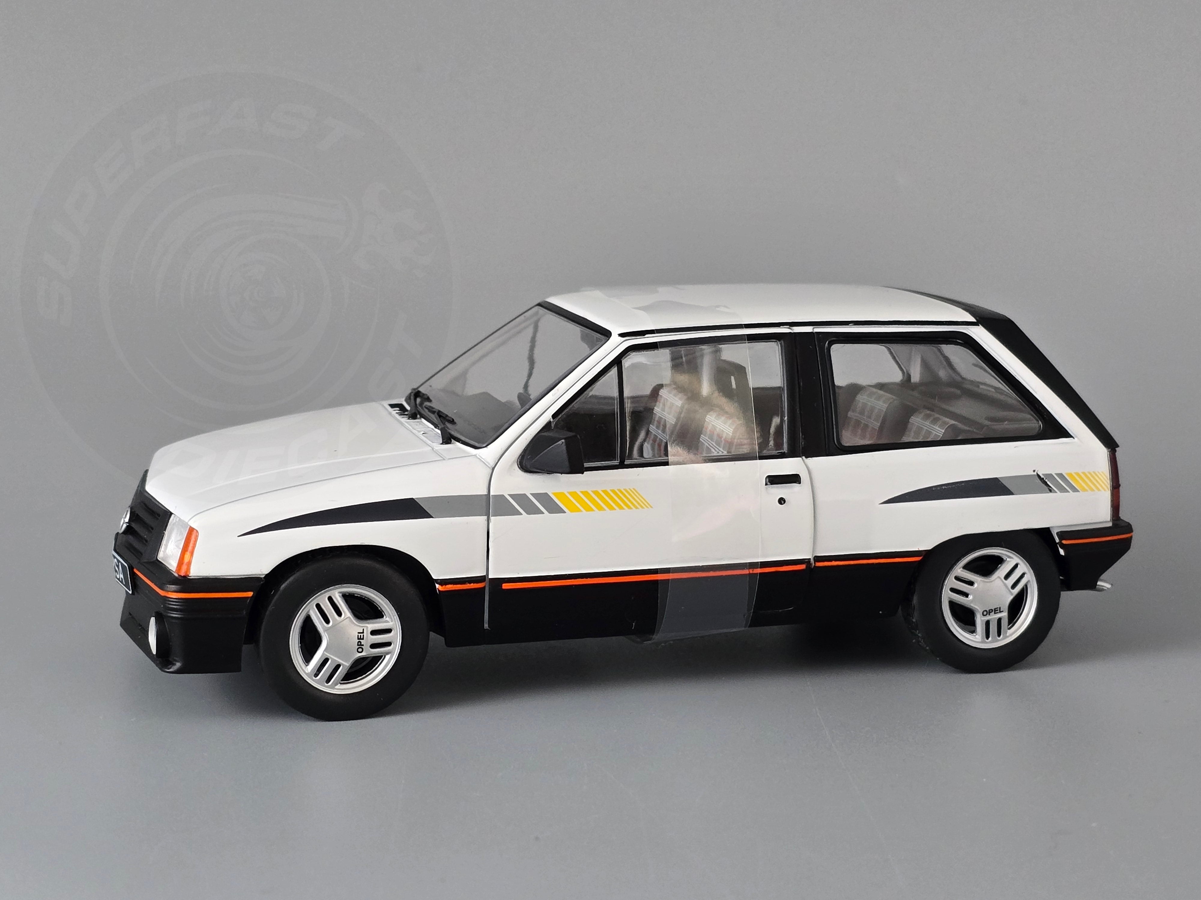 Whitebox 1:24 Scale Diecast Model Car -  1985 Opel Corsa SR (Vauxhall Nova), White