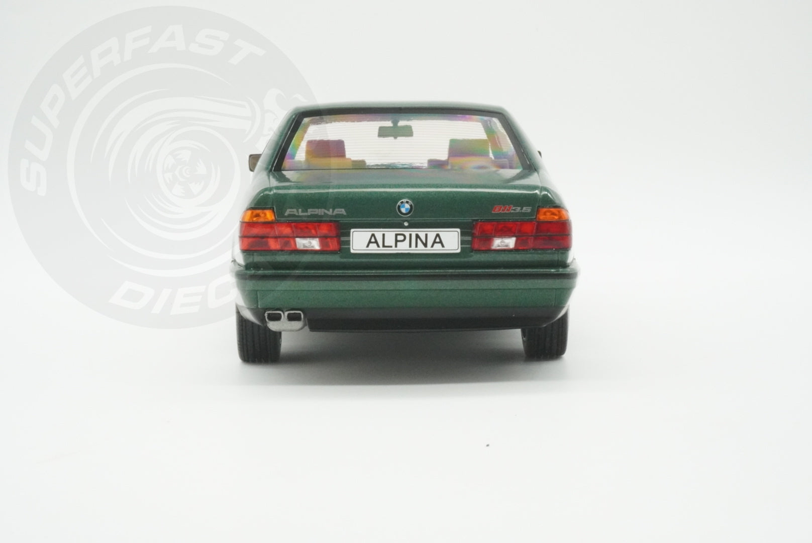 MCG 1:18 Scale Diecast Model Car - 1992 BMW Alpina B11 3,5, Green - MCG18233