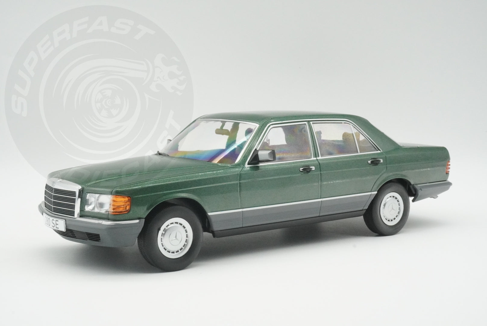 MCG 1:18 Scale Diecast Model Car -  1979 Mercedes S-Class 280 SE (W126), Green - MCG18549