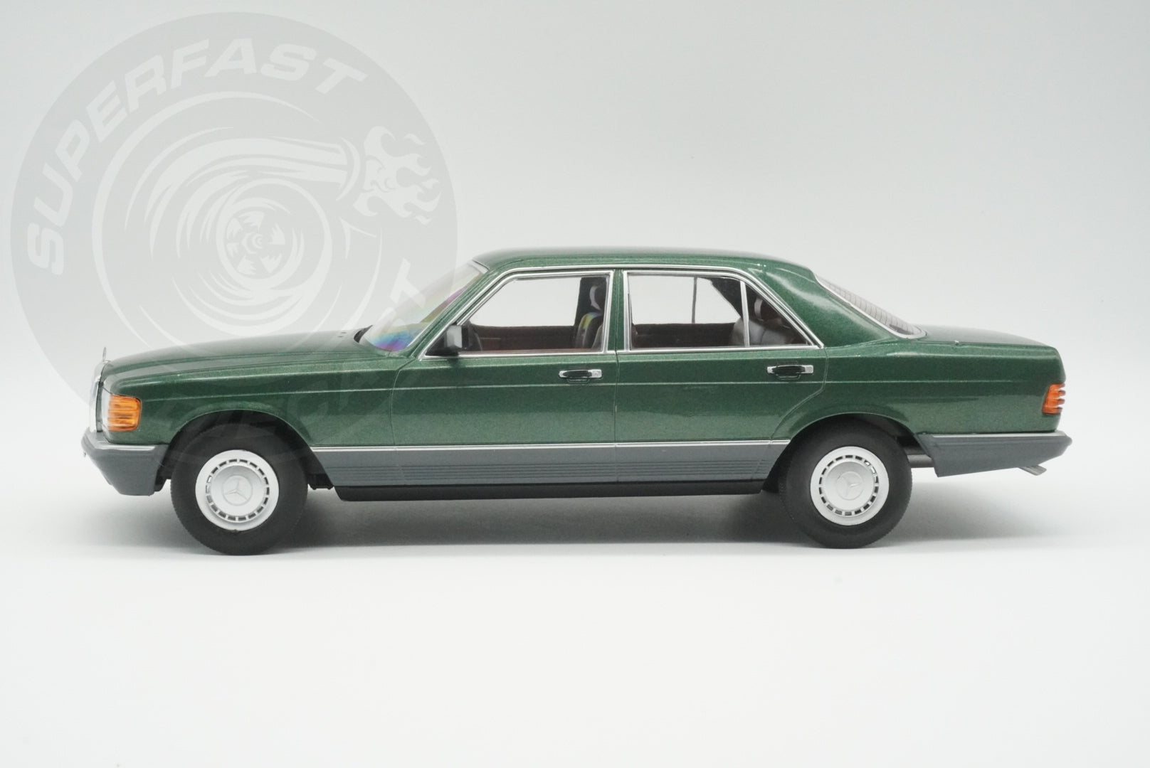 MCG 1:18 Scale Diecast Model Car -  1979 Mercedes S-Class 280 SE (W126), Green - MCG18549