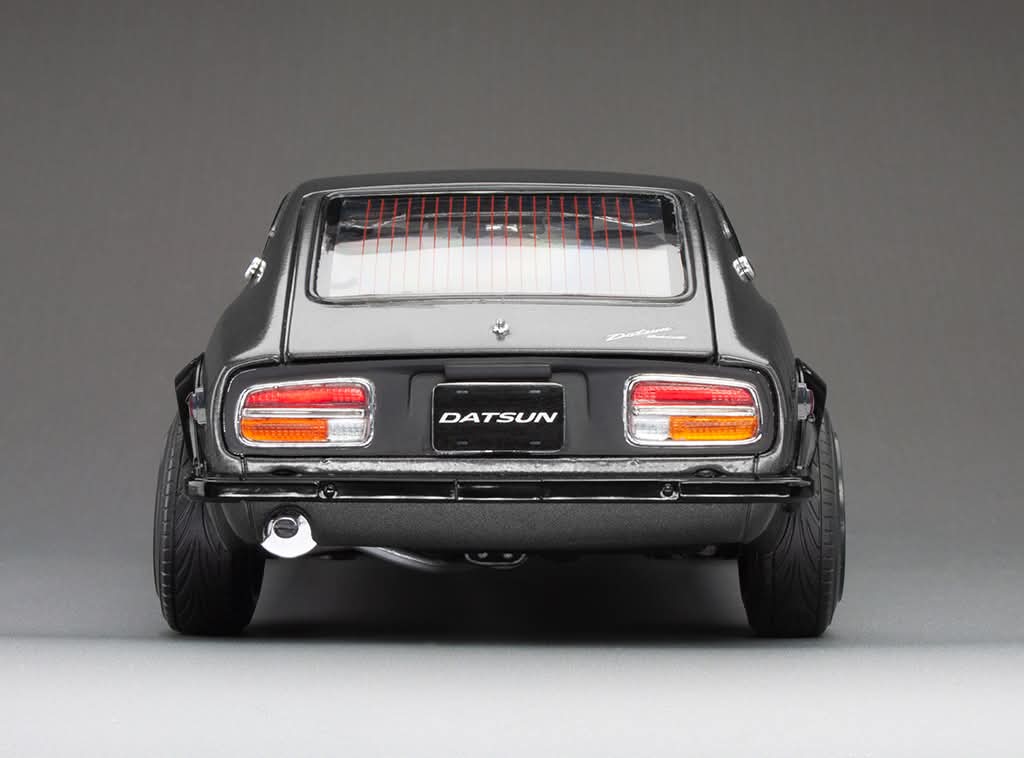 京商Datsun 240Z 1/18 ミニカー 1971 中古品 最終値下げ 京商1/18 ダットサン240Z 1971 サファリ・ラリーNo 11