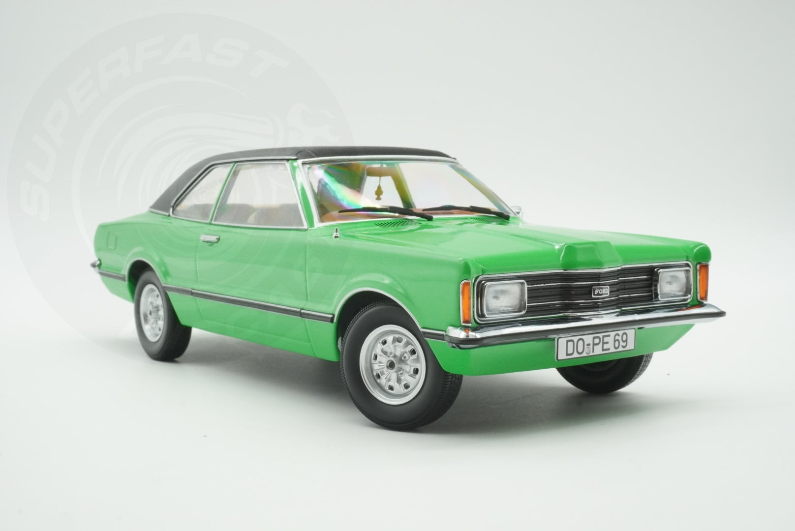 KK Scale 1:18 Scale Diecast - 1971 Ford Taunus GXL, Green - KKDC180971
