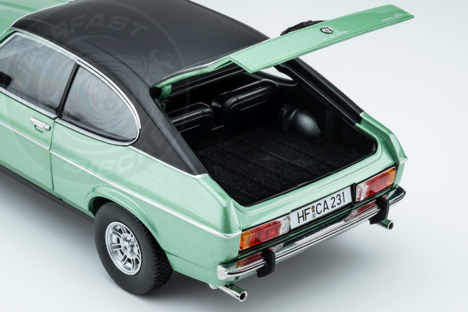 Touring Modelcars 1:18 Scale Diecast - 1974 Ford Capri Mk2 3.0 Ghia, MEDITERRANEAN GREEN - 18081202