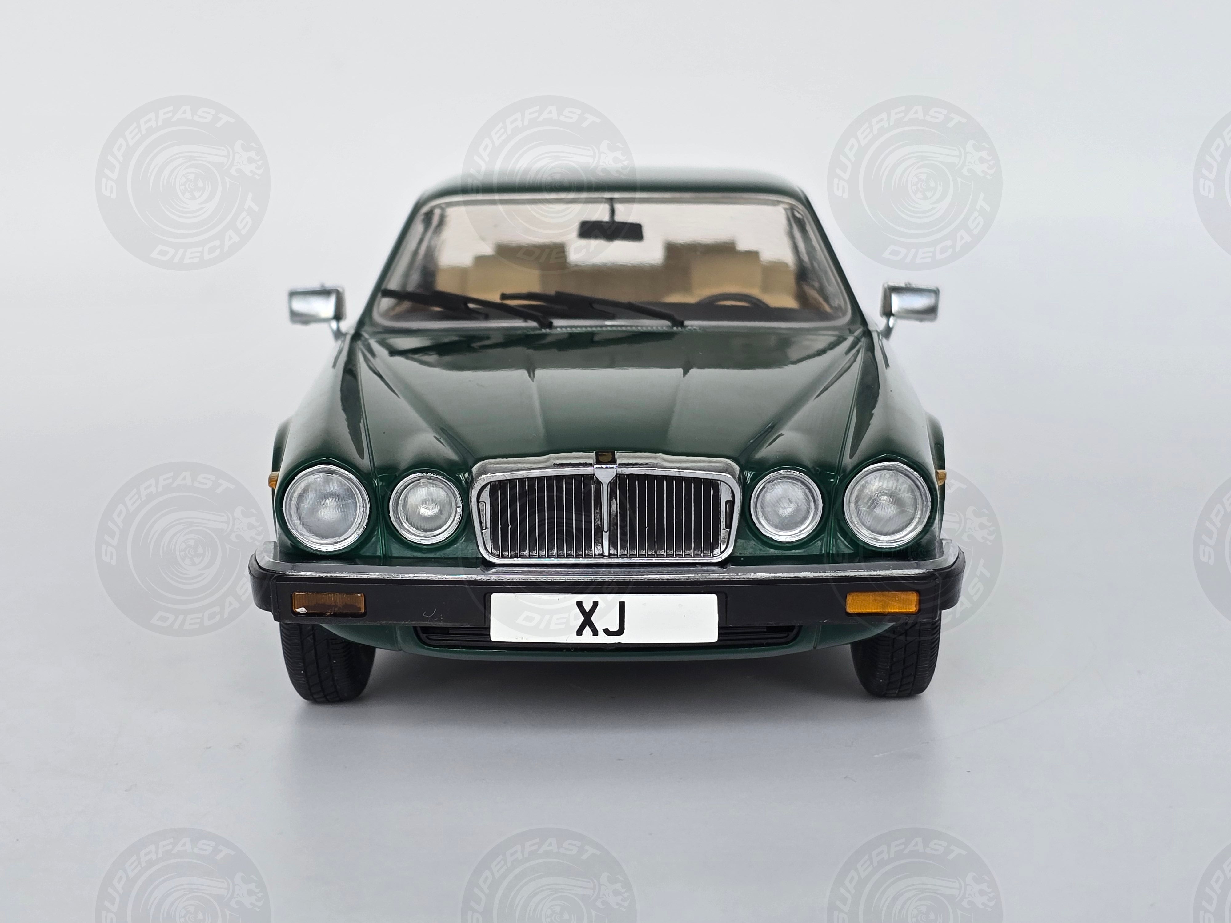 MCG 1:18 Scale Diecast - 1979 Jaguar XJ Series III, Dark Green - MCG18175