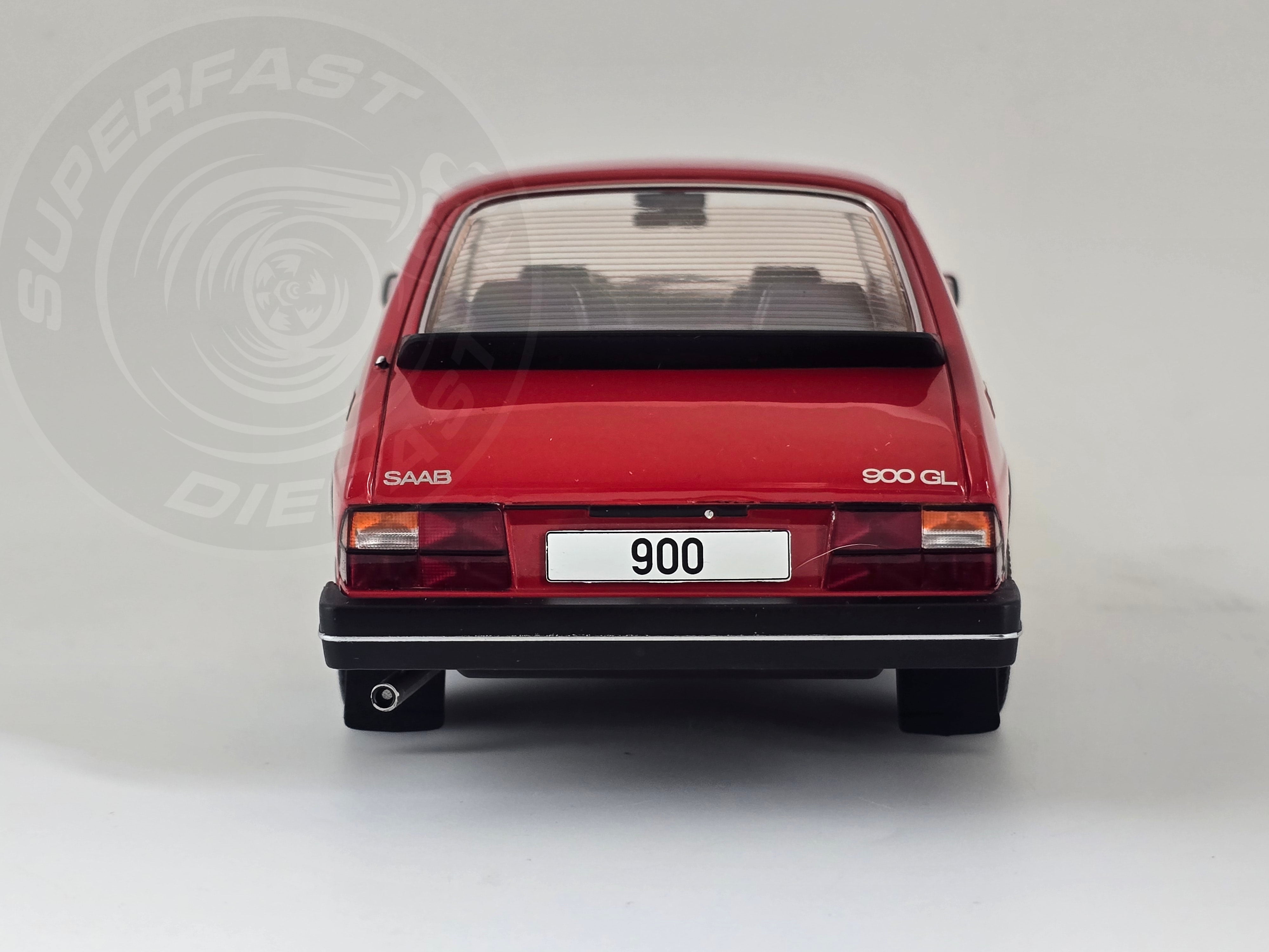 MCG 1:18 Scale Diecast Model Car - Saab 900 Turbo in Red - 1981