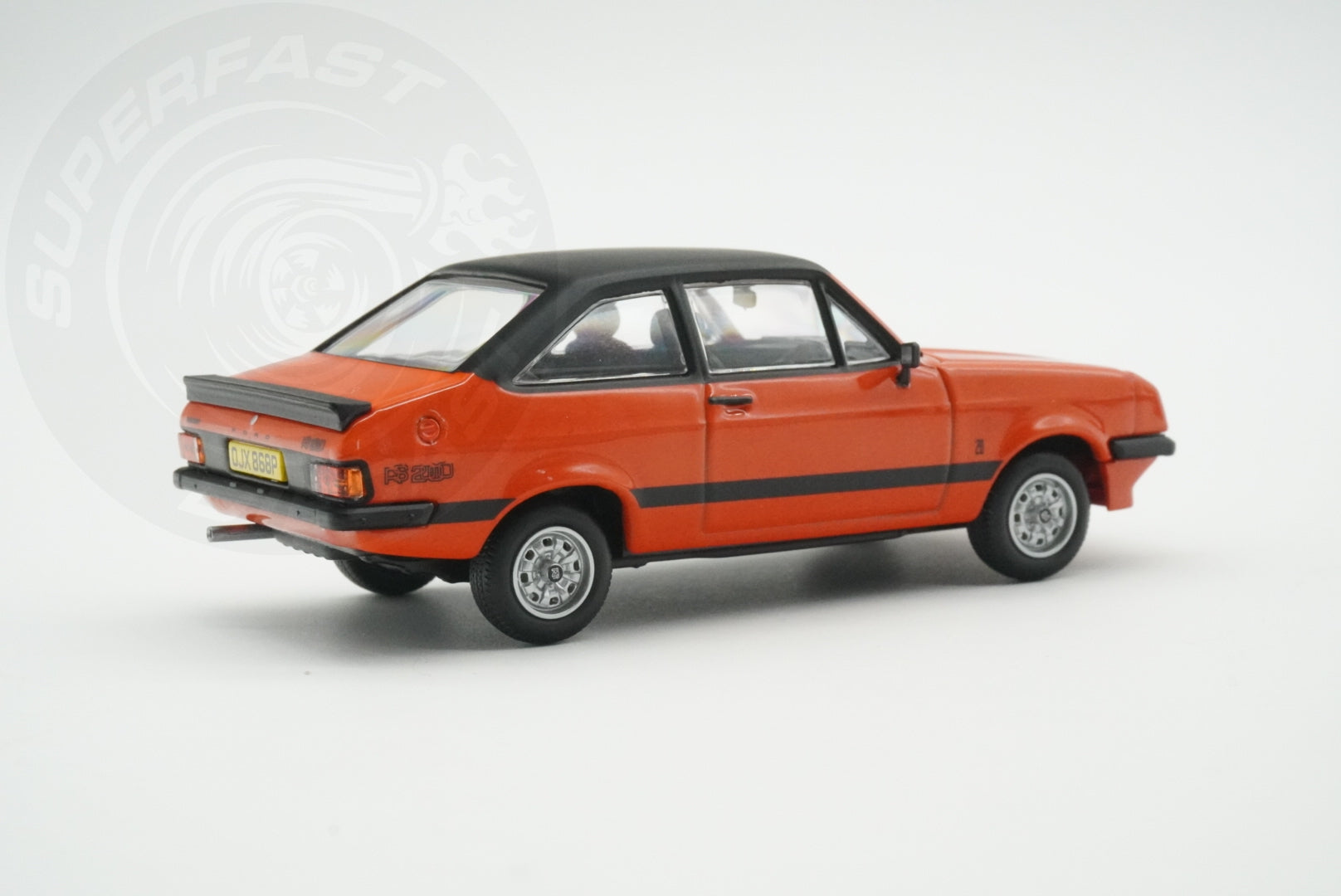 CORGI VANGUARDS 1:43 - 1976 Ford Escort Mk2 RS2000, Carnival Red - VA14910