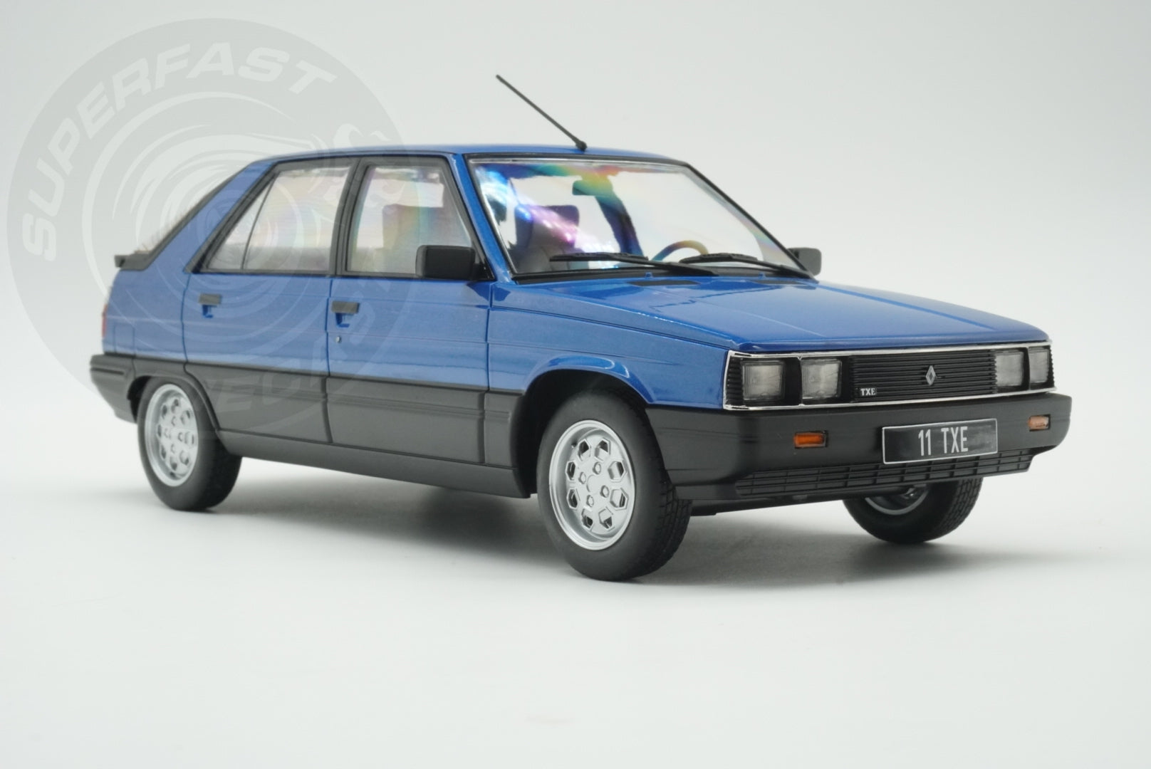 MCG 1:18 Diecast - 1985 Renault 11 GTL, Blue - MCG18591