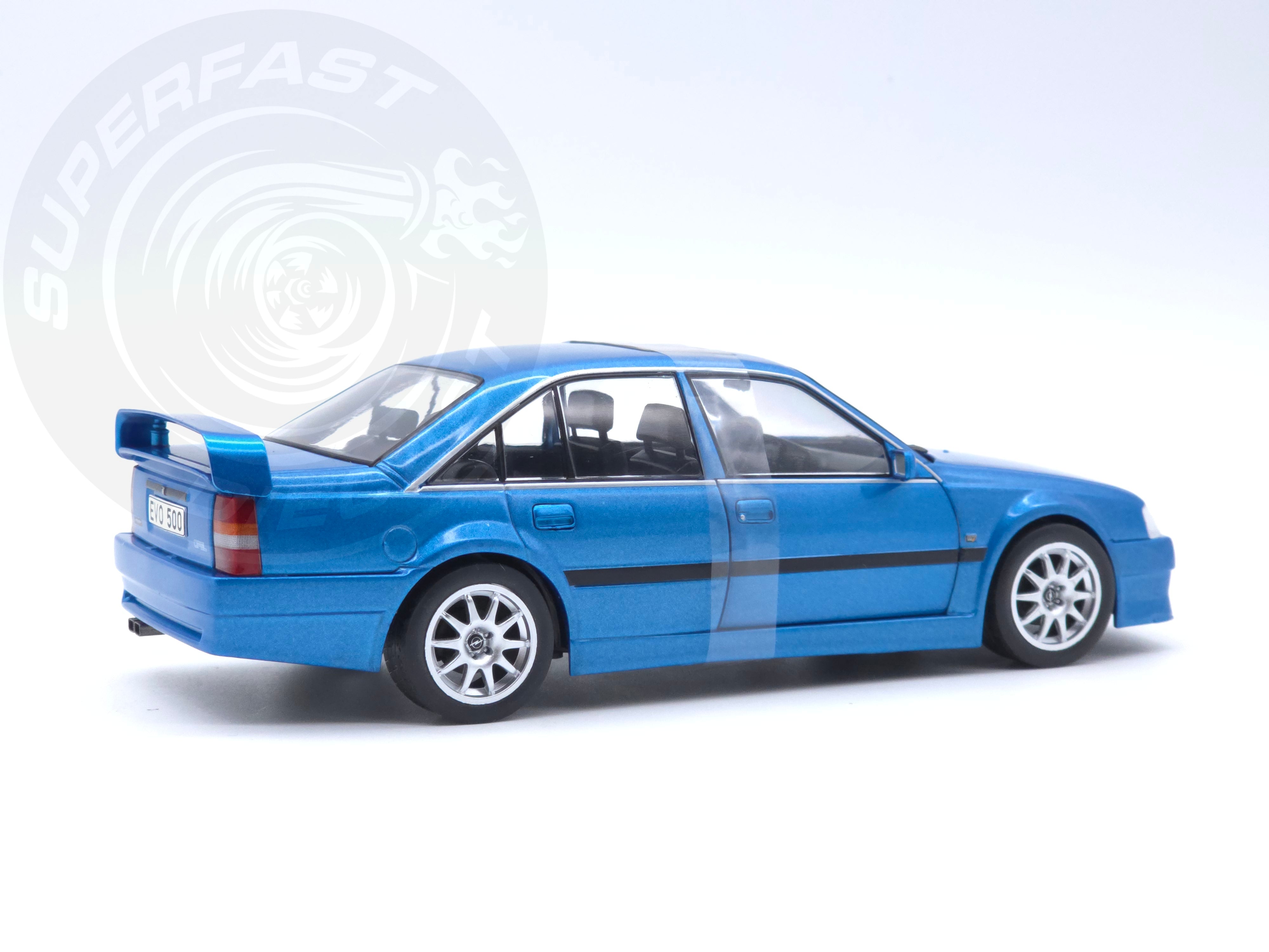 Whitebox  1:24 Scale Diecast - 1991 Opel Omega Evolution 500 in Blue - 124138