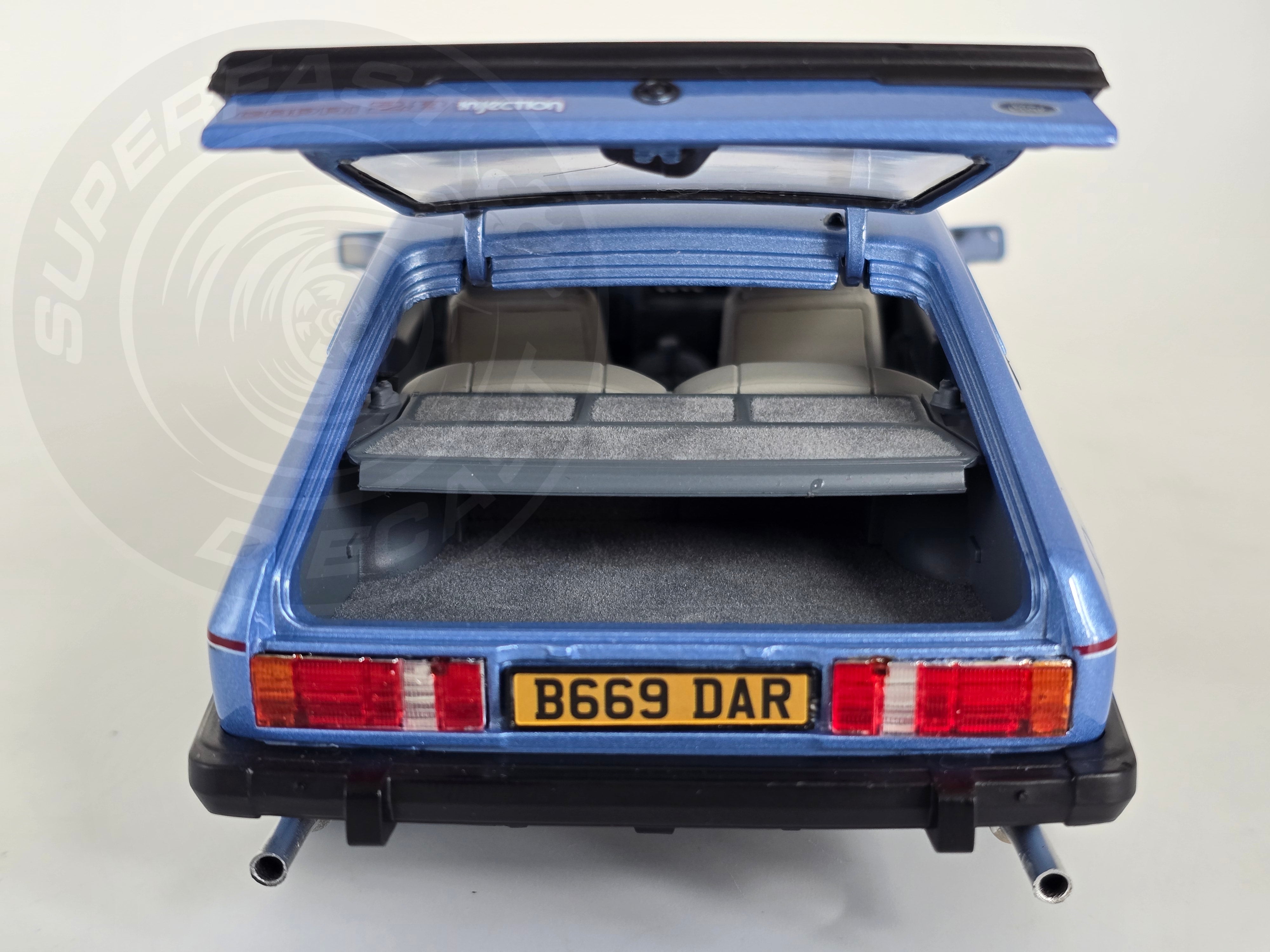 NoRev 1:18 Diecast Model Car, 1984 Ford Capri Mk3 2.8 Injection RHD, Paris Blue - 182764