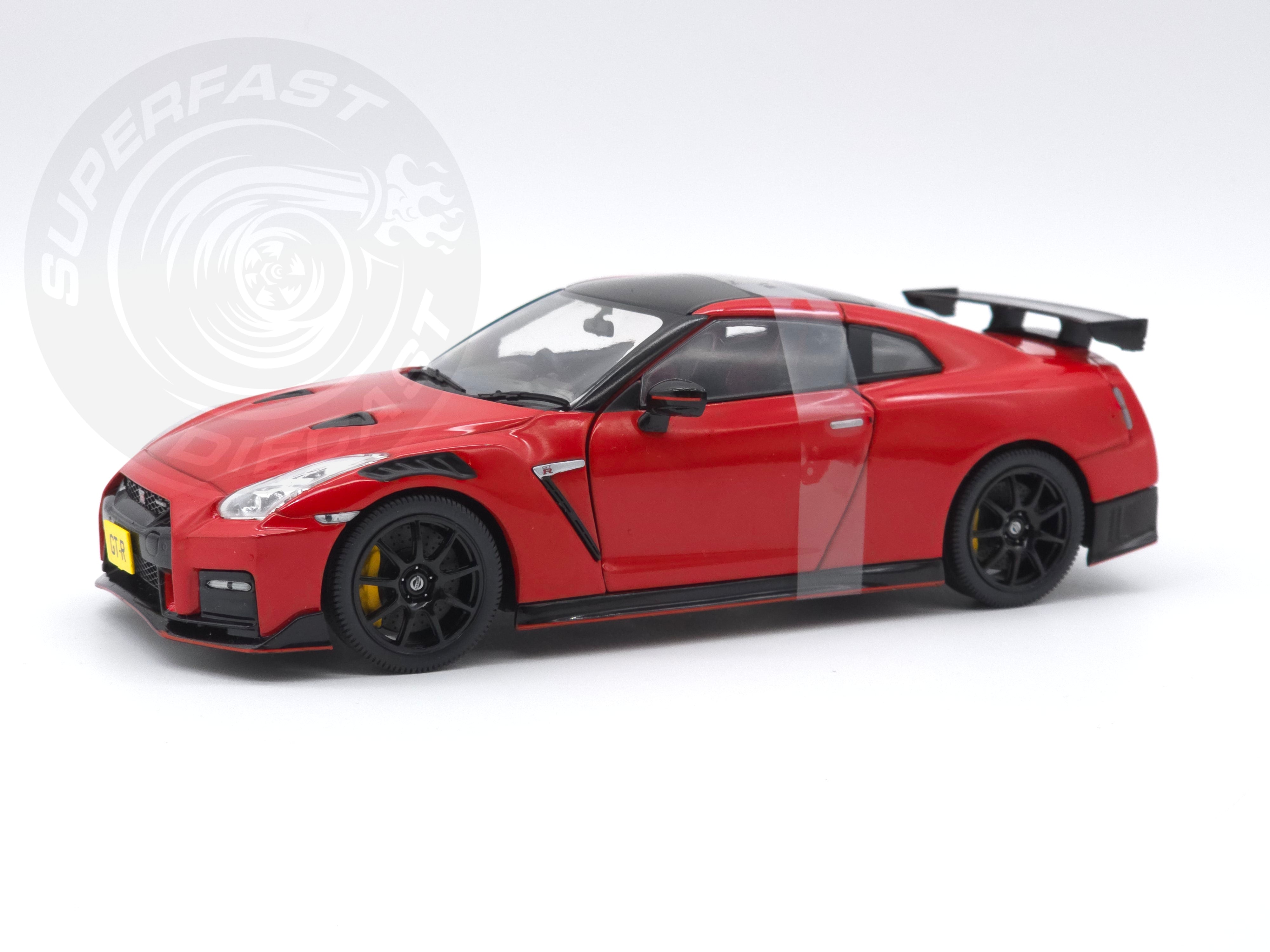 Whitebox 1:24 Scale Diecast Model Car - 2021 NISSAN GT-R Nismo in Red - WB124231