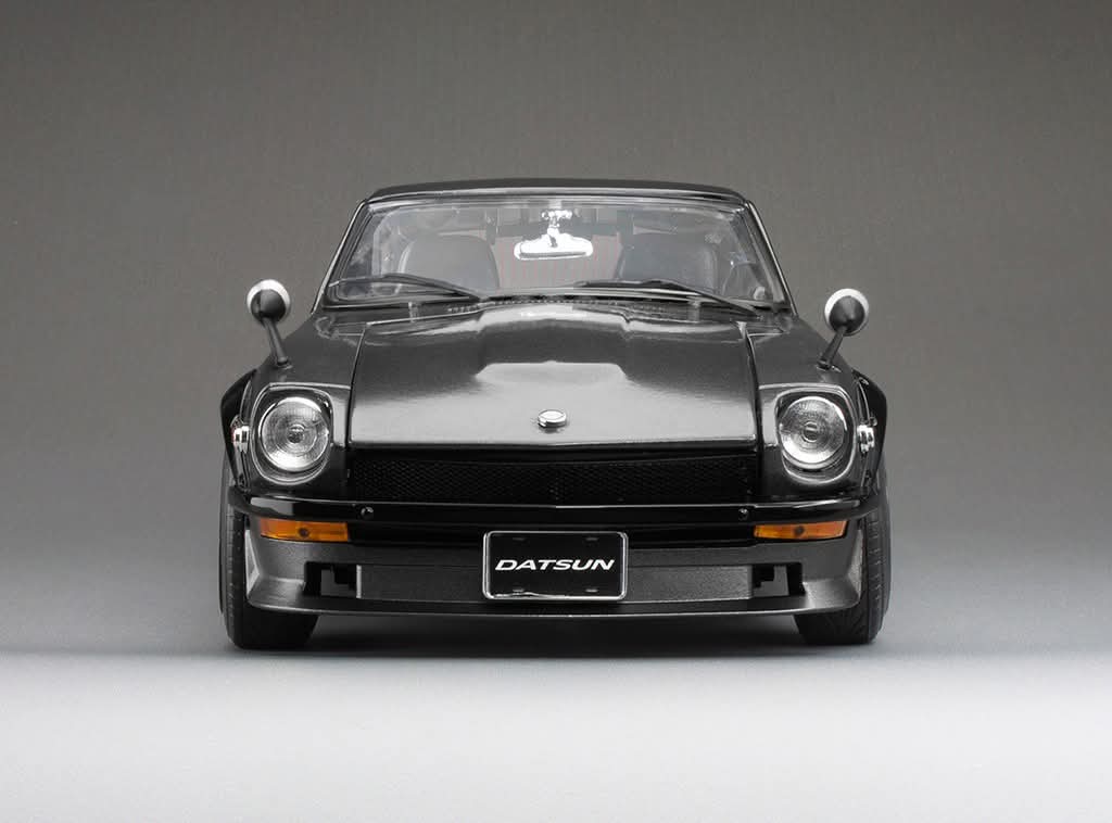 Sunstar 1:18 - 1971 Datsun 240Z - Grey - 3517