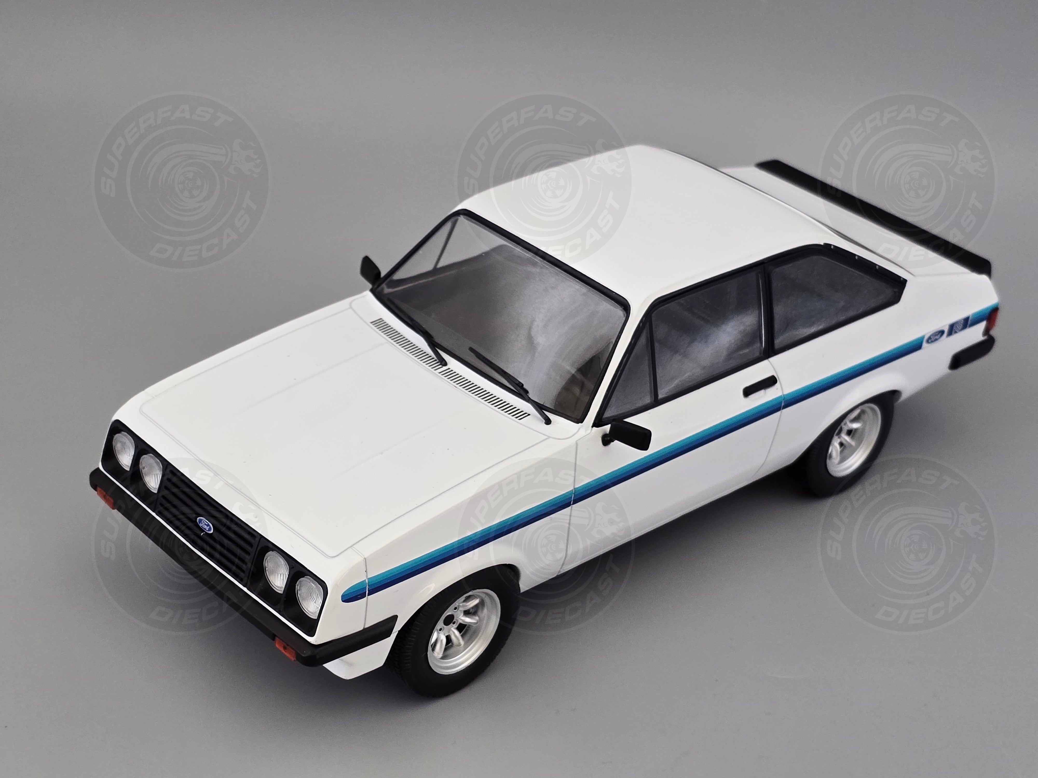 MCG 1:18 Scale Diecast - Ford Escort Mk2 RS 2000, White - MCG18439