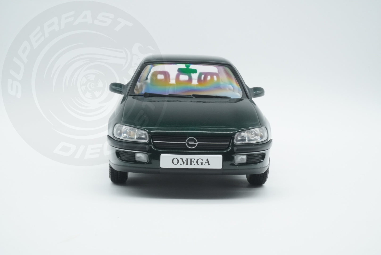 Triple 9 -  1:18 Scale Diecast - 1996 Opel Omega B CD, Jungle Green - T9-1800433