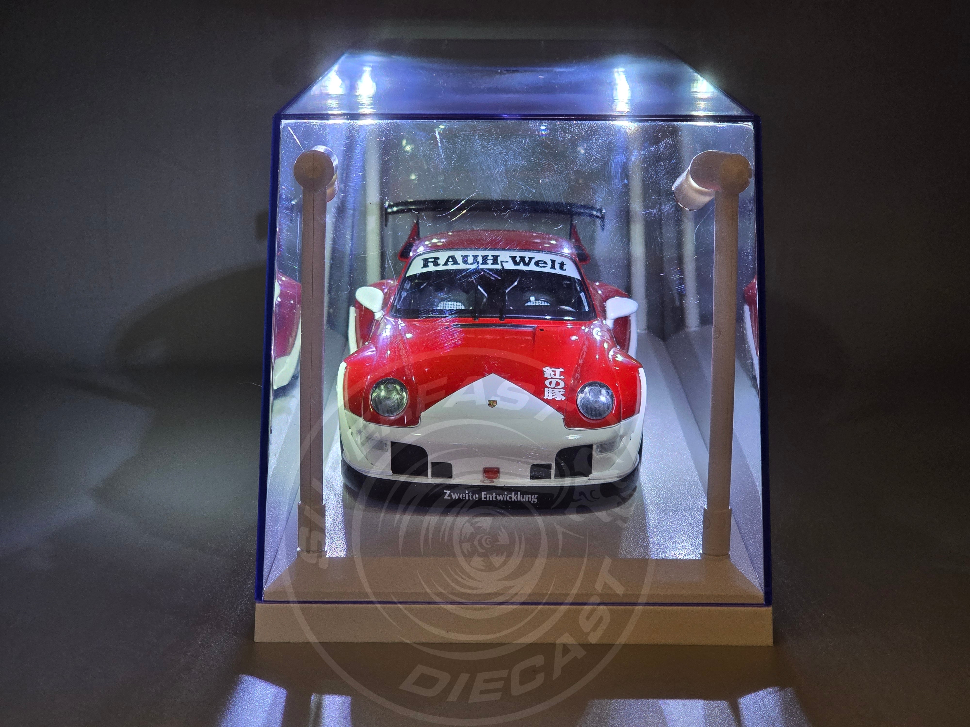 Triple 9 - 1:18 LED DISPLAY CASE, 4 ADJUSTABLE LIGHTS 35 X 15 X 16CM WITH WHITE BASE - T9-189921
