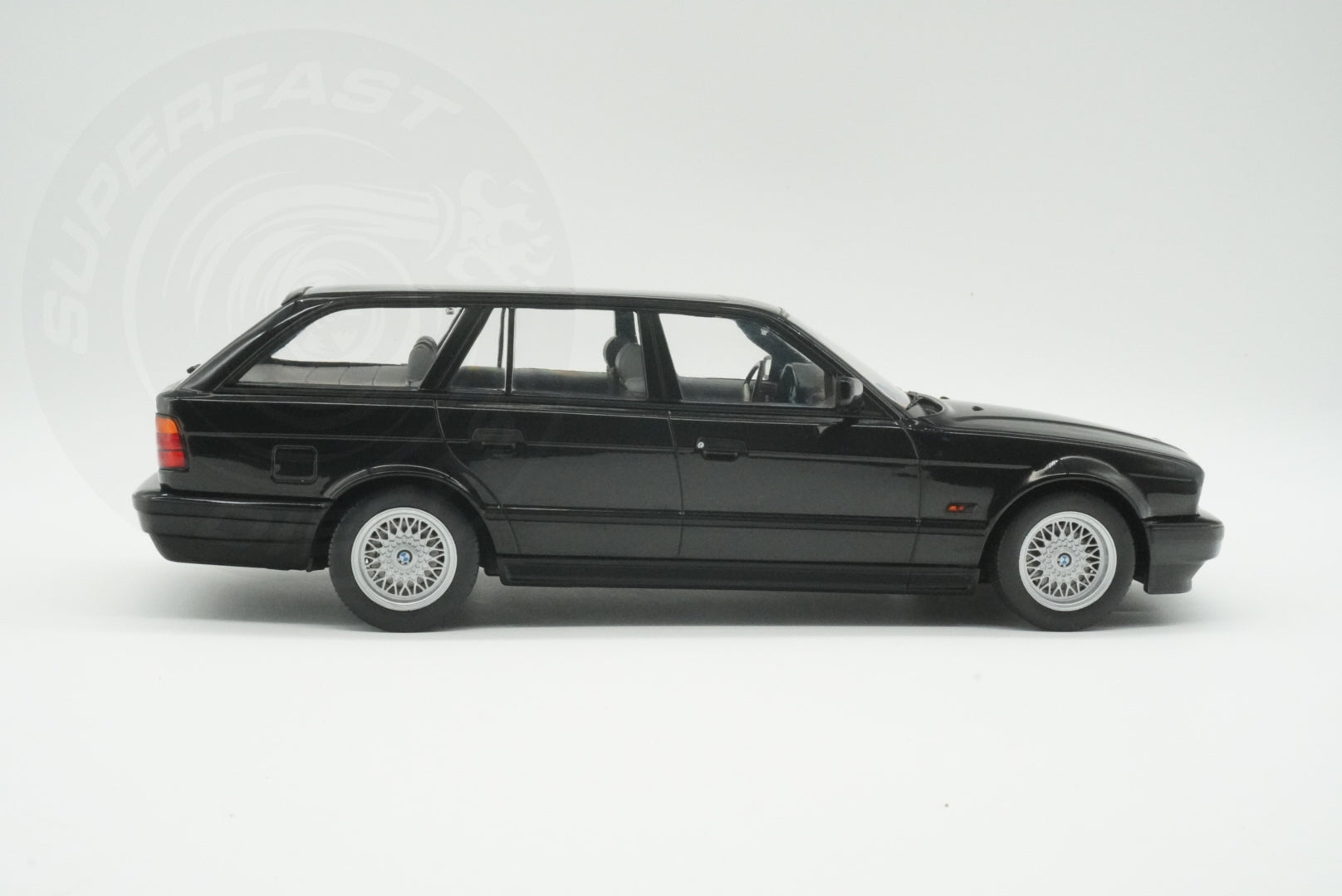 MCG 1:18 Scale Diecast Model Car - 1991 BMW 5 Series (E34) Touring, Black - MCG18329