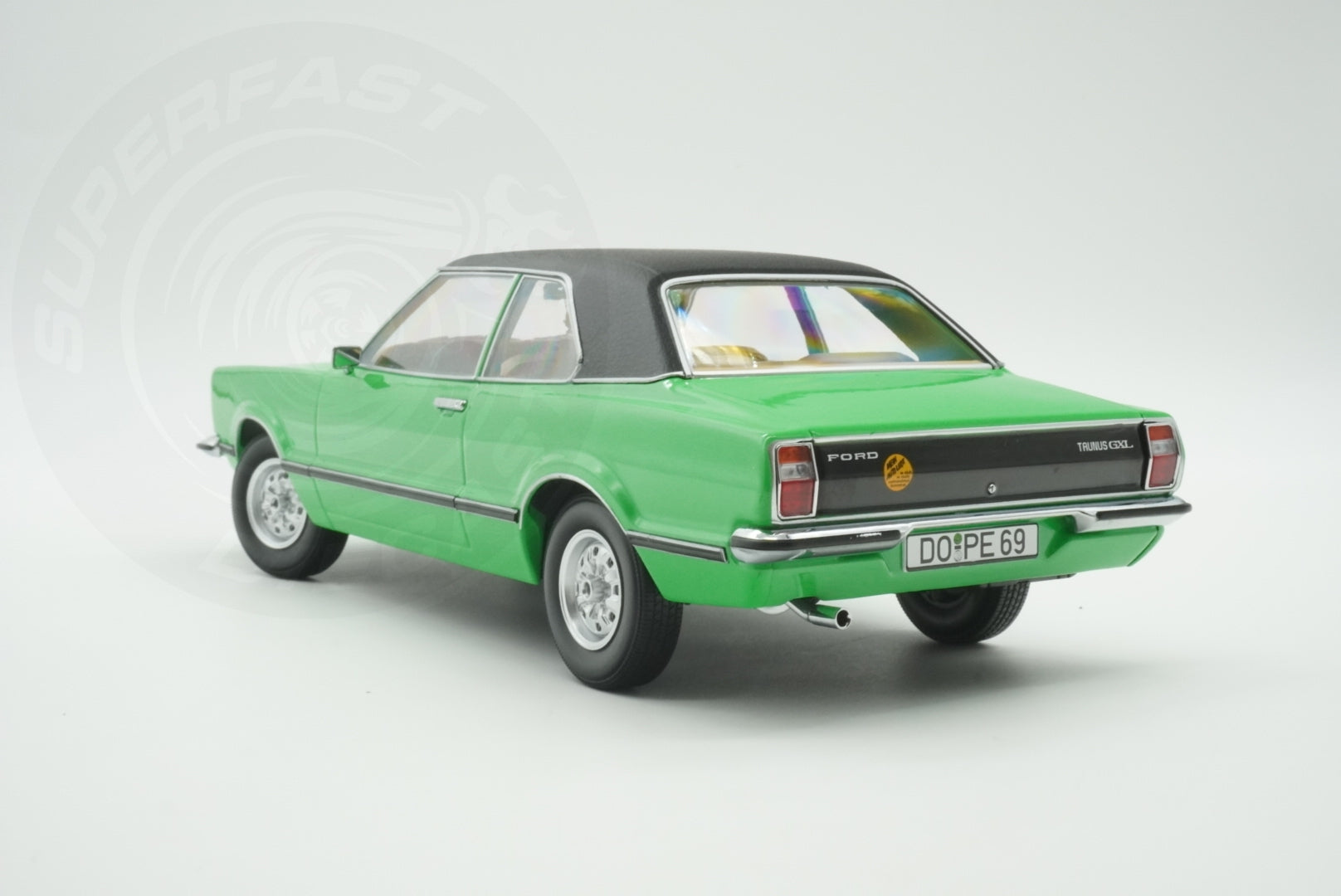 KK Scale 1:18 Scale Diecast - 1971 Ford Taunus GXL, Green - KKDC180971
