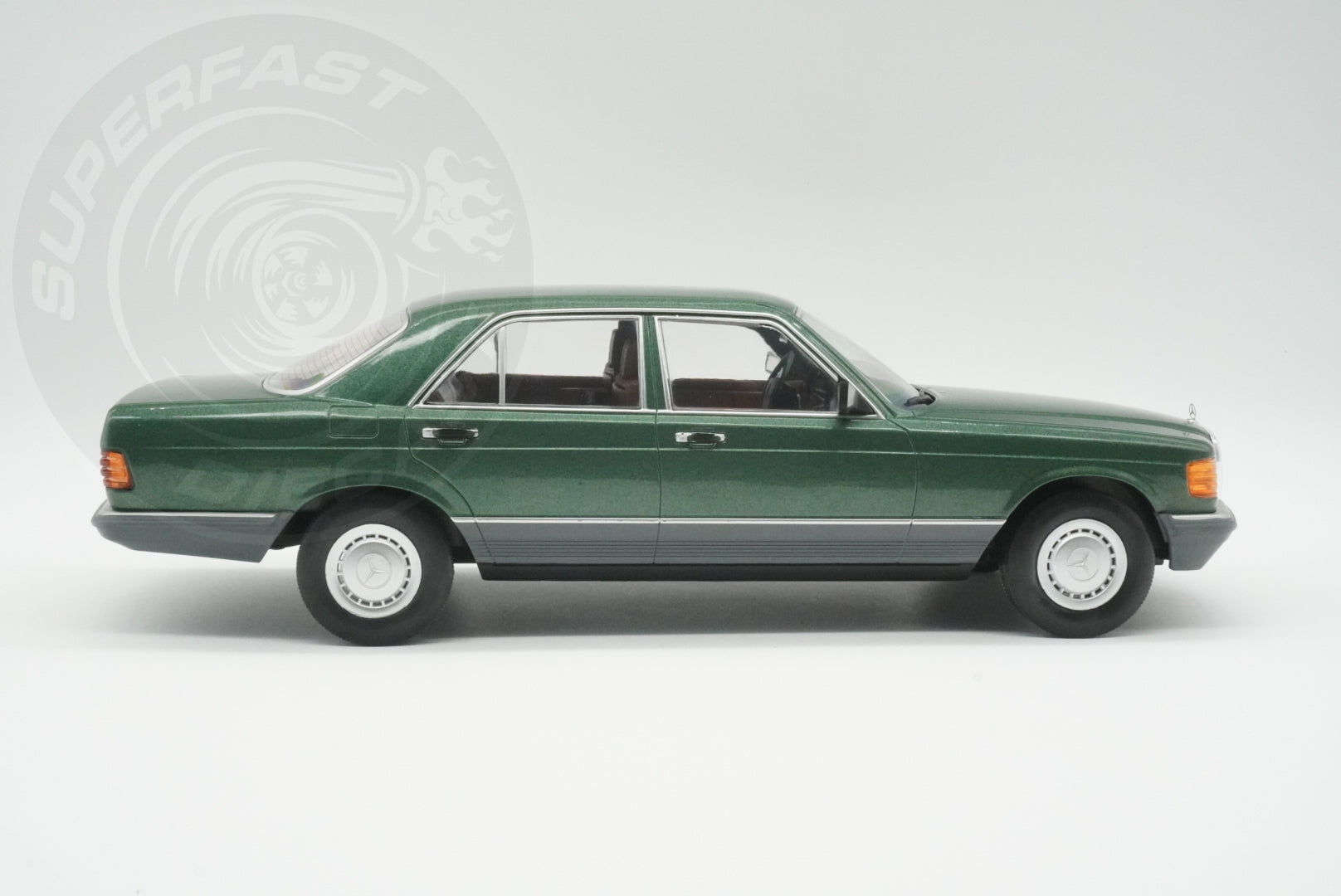 MCG 1:18 Scale Diecast Model Car -  1979 Mercedes S-Class 280 SE (W126), Green - MCG18549