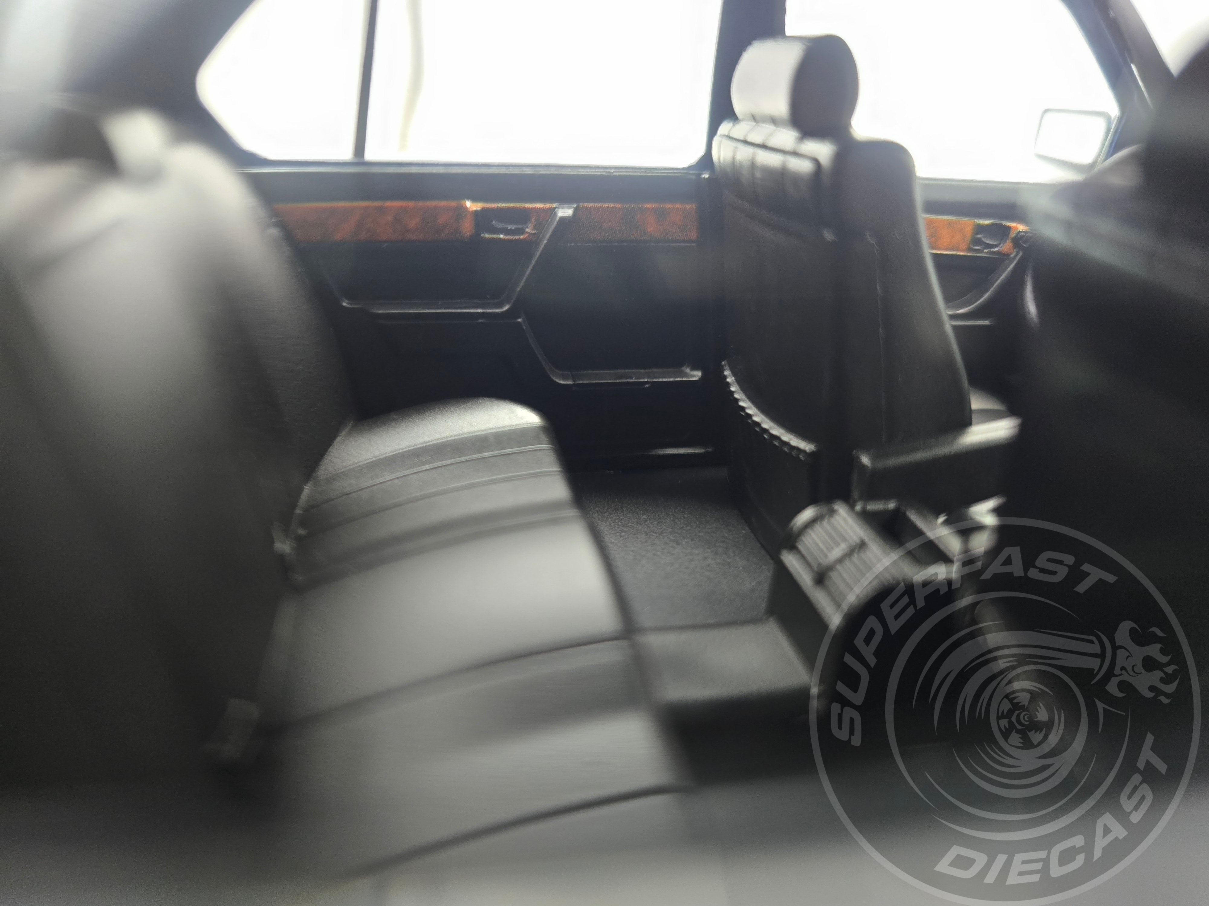 MCG 1:18 Scale Diecast Model Car - 1992 BMW Alpina B11 3,5, Blue - MCG18232